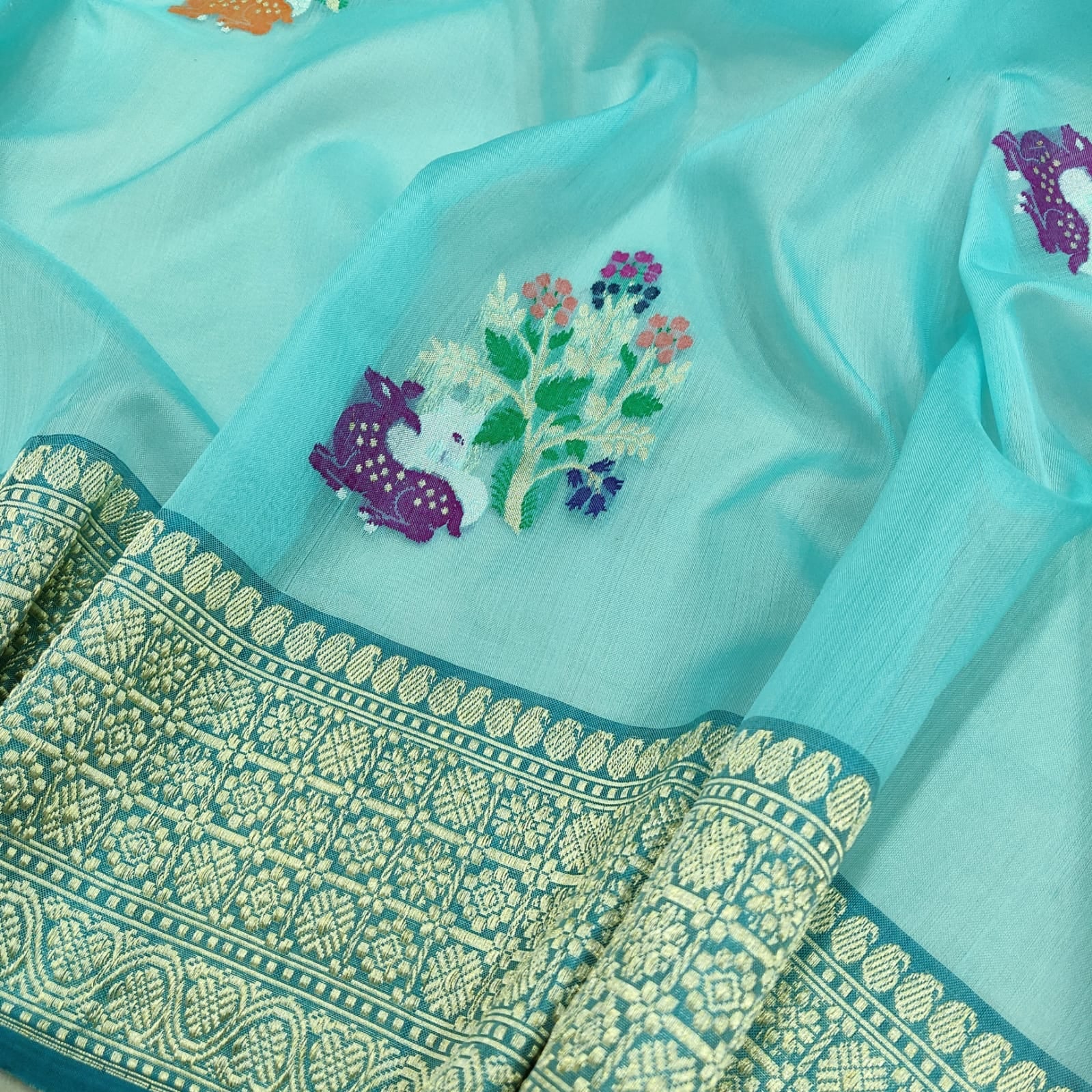 Afsana kora handwoven kadwa zari sarees - Saffronfashionindia