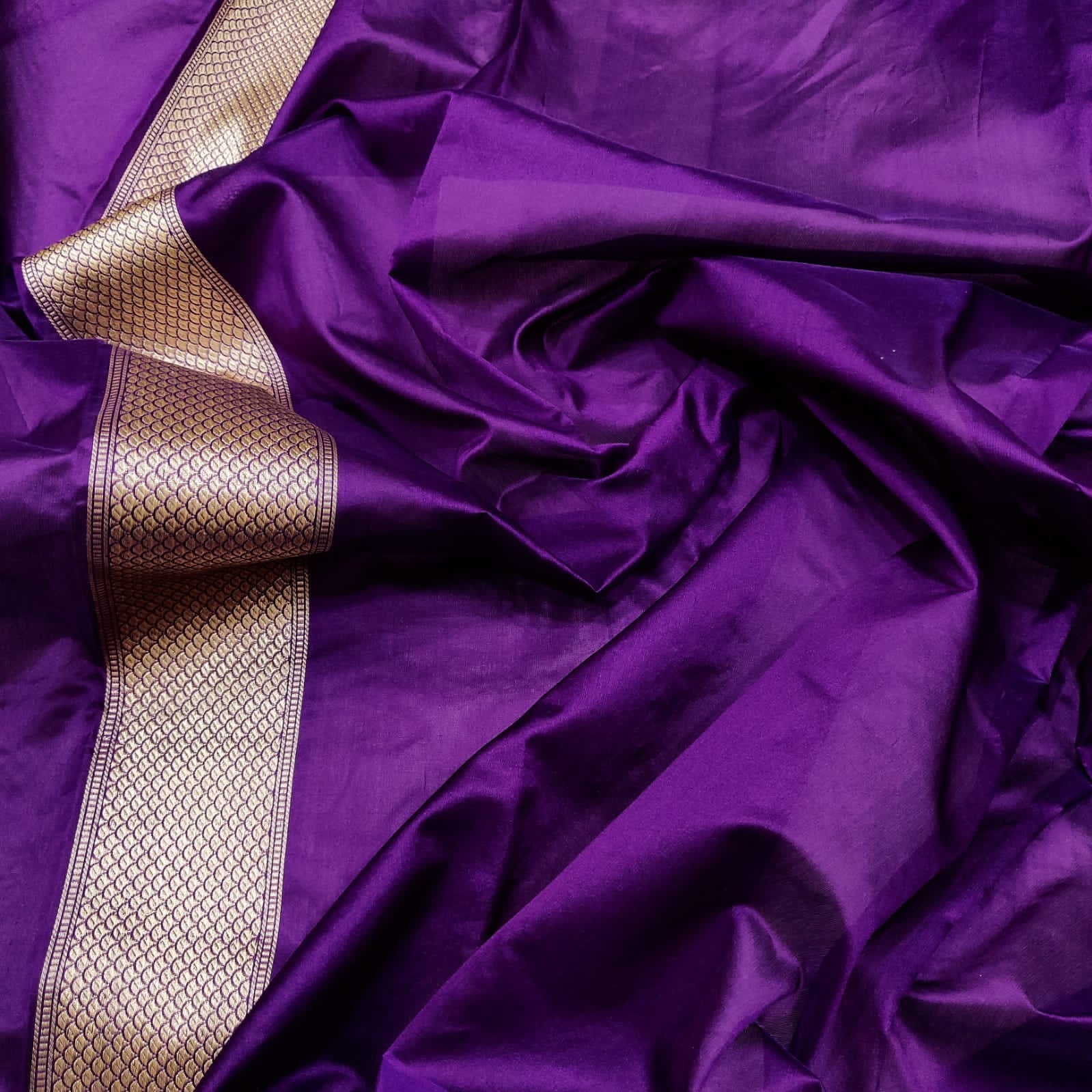 Kivera Kora handwoven kadwa saree - Saffronfashionindia