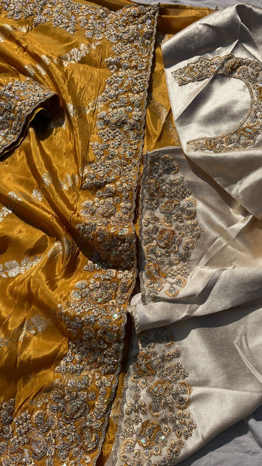 Lavita banarsi munga silk saree women sarees - Saffronfashionindia