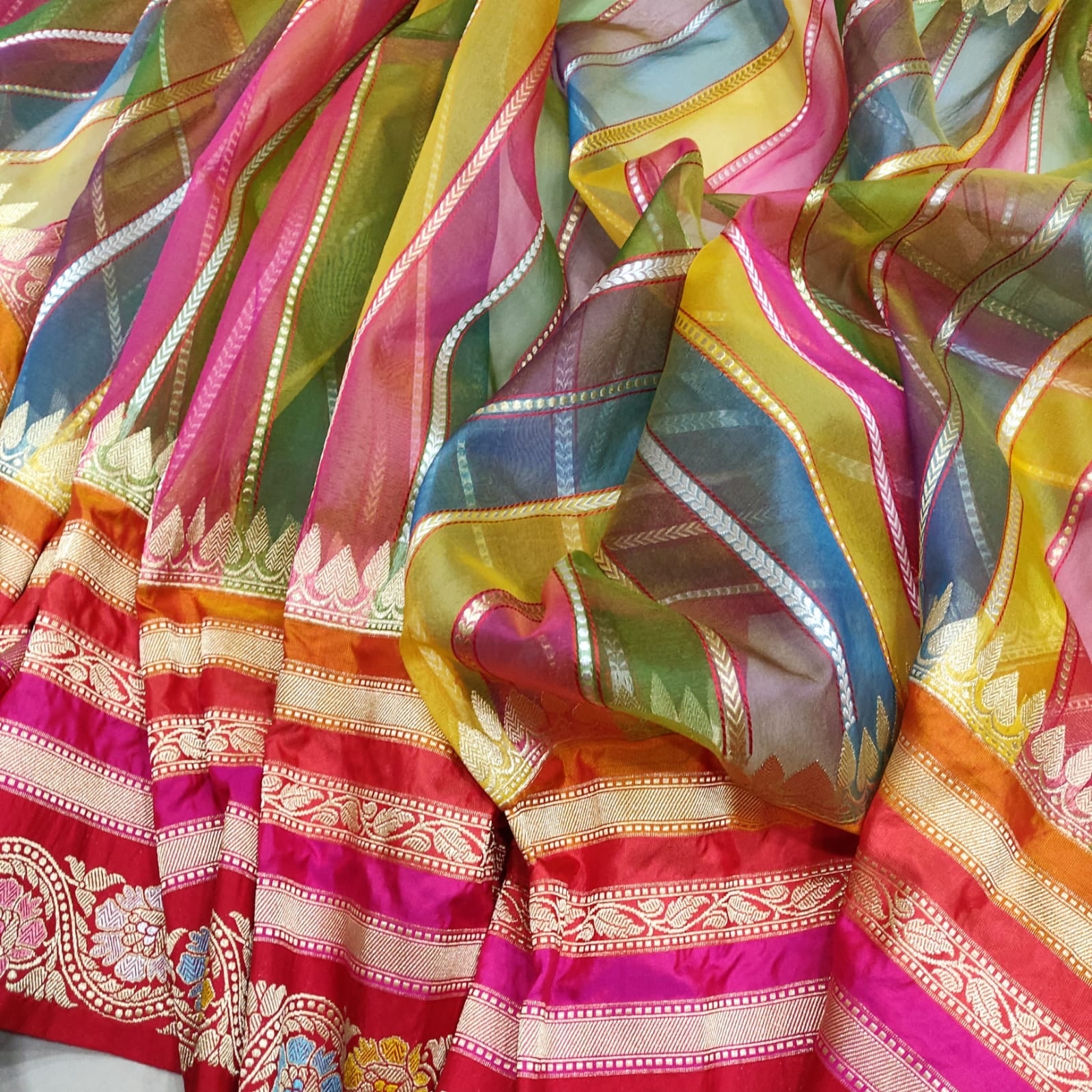 Rangkat kora handloom kadwa sarees - Saffronfashionindia