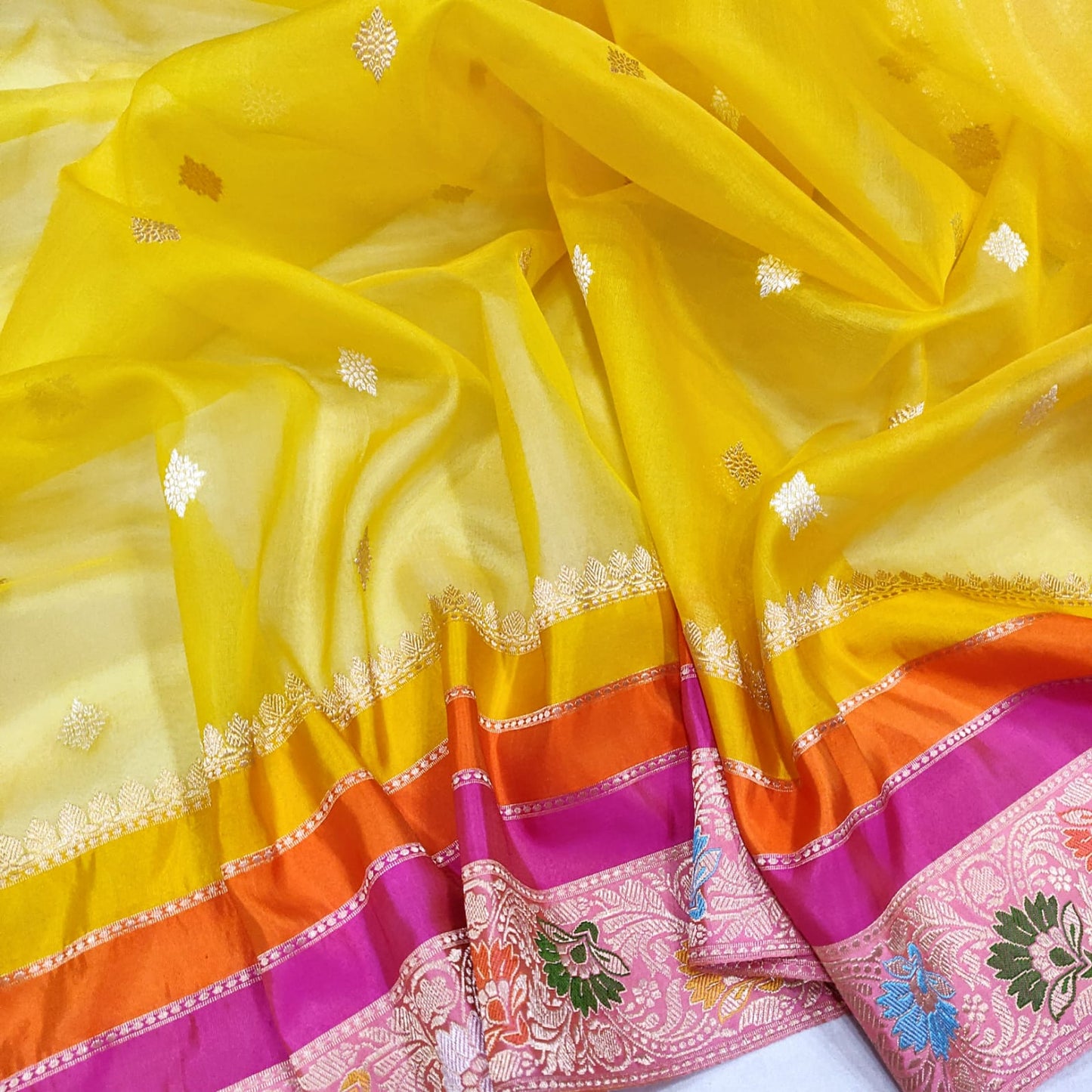 Subesha kora handwoven kadwa saree - Saffronfashionindia