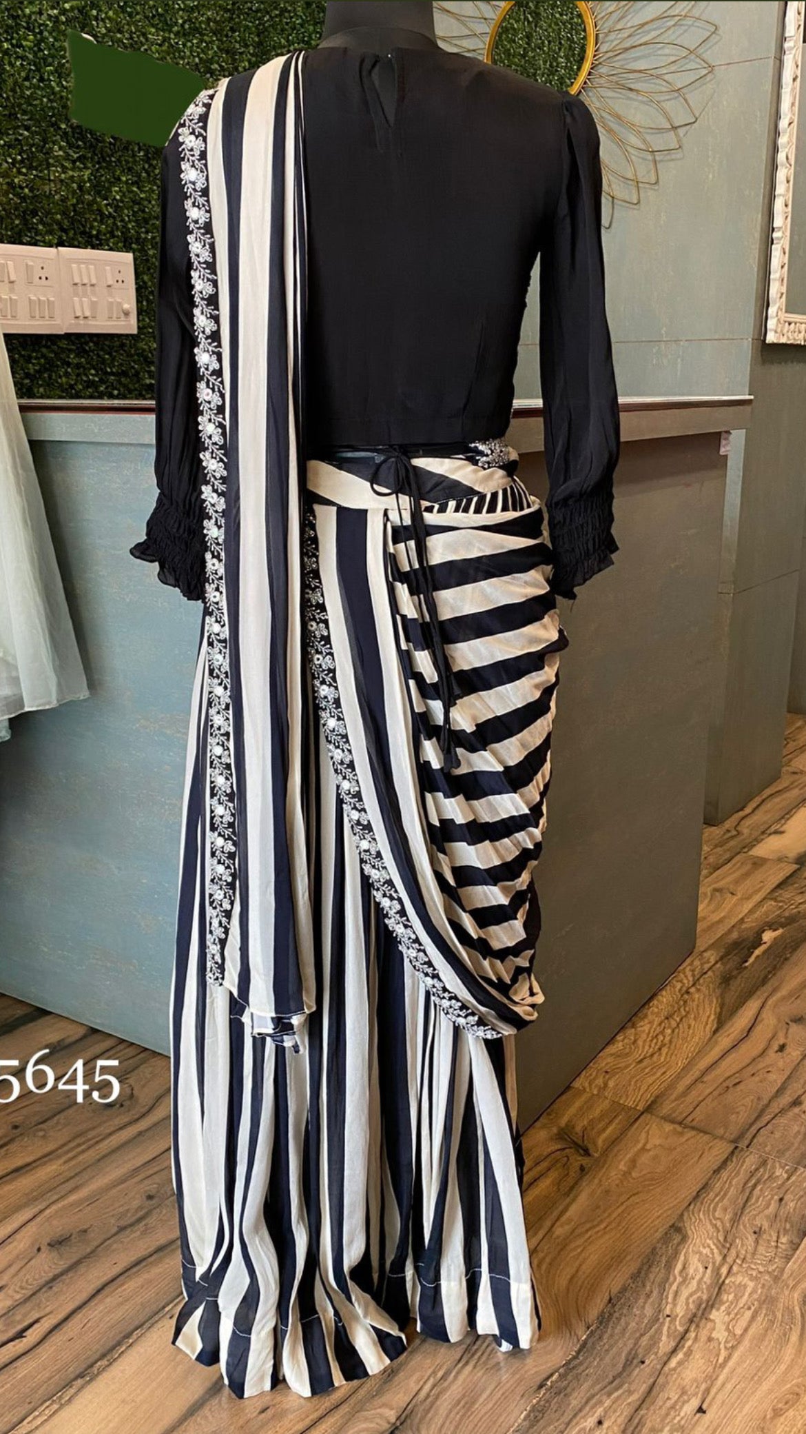 Vanisha beautiful dress - Saffronfashionindia