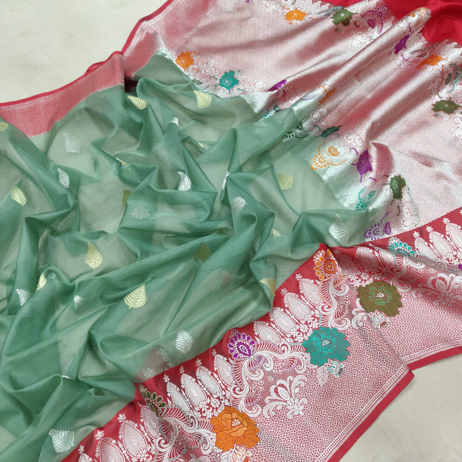 Maniva handwoven kadwa kora saree - Saffronfashionindia