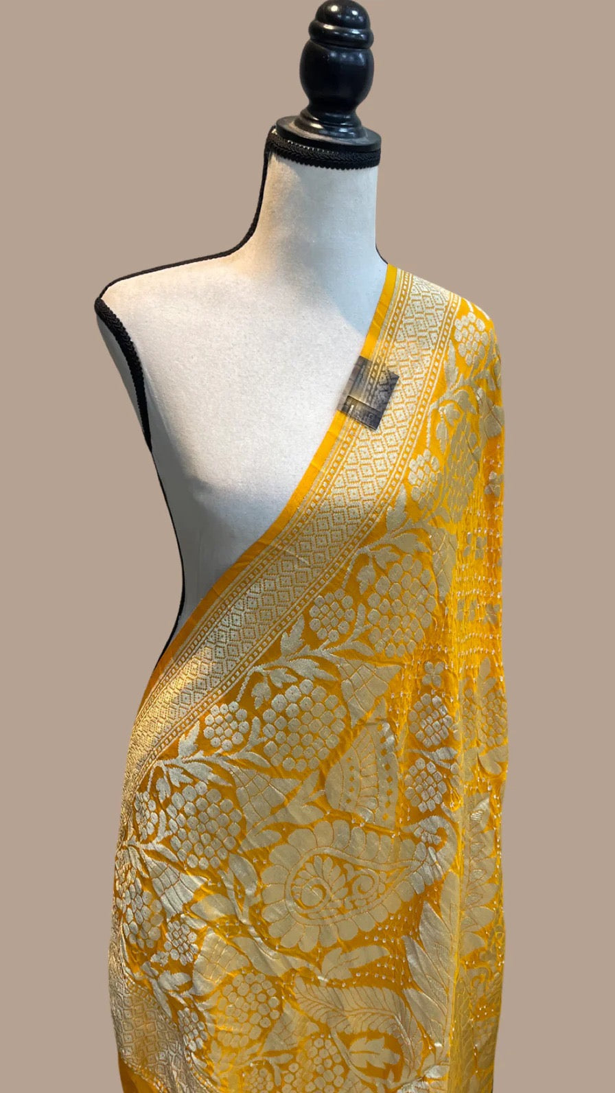 Ravin handloom dupatta - Saffronfashionindia