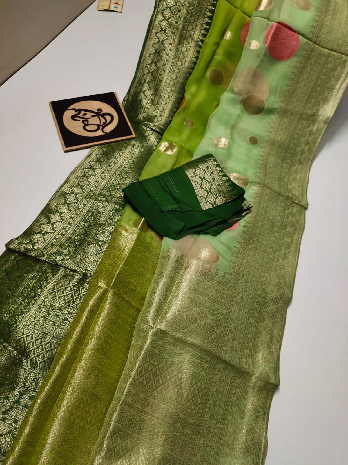 Kruti organza Indian saree - Saffronfashionindia