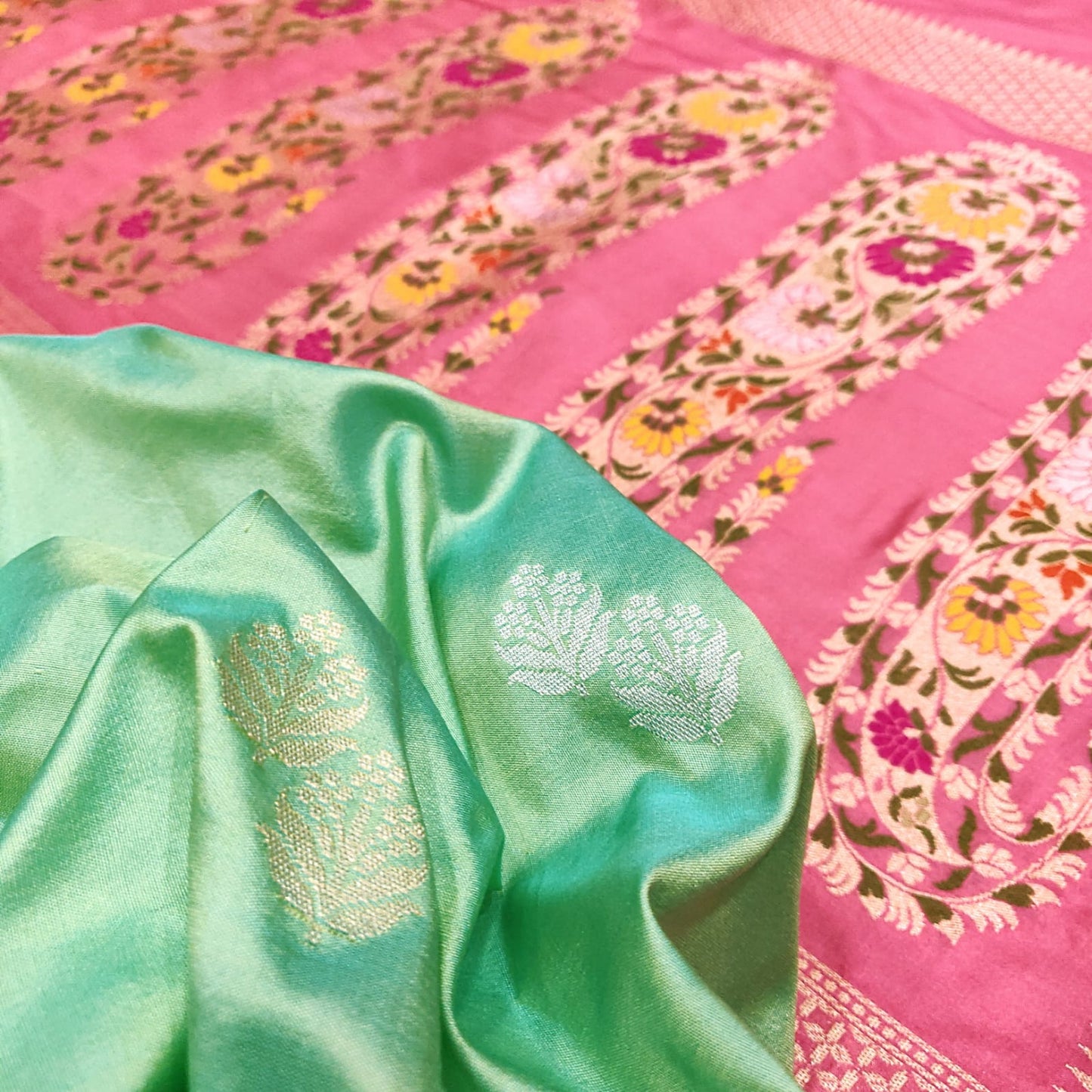 Yasim handwoven Katan silk saree - Saffronfashionindia