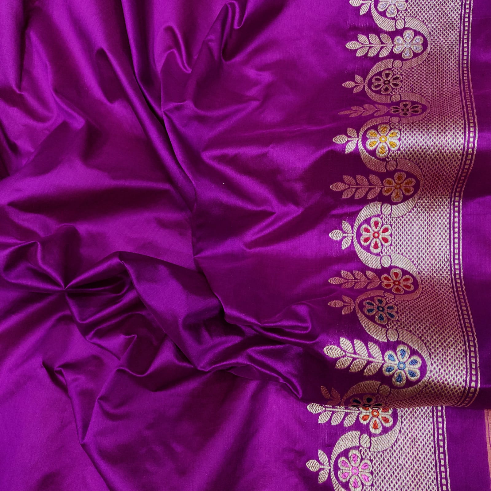 Jansheen kora kadwa Meenakari saree - Saffronfashionindia
