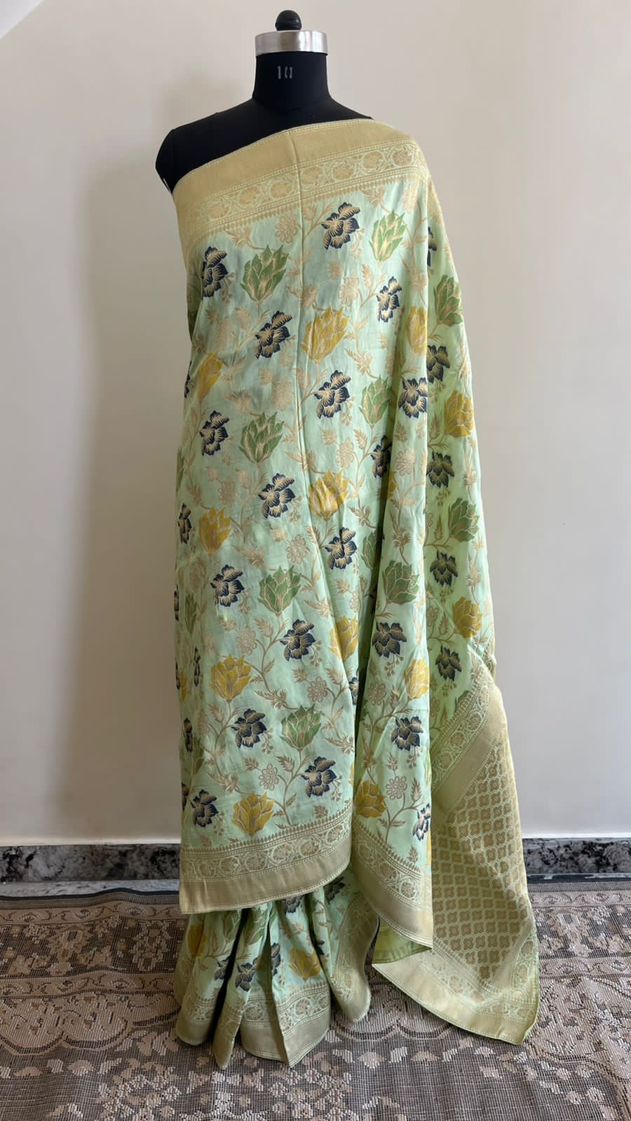 Kanika munga silk saree - Saffronfashionindia