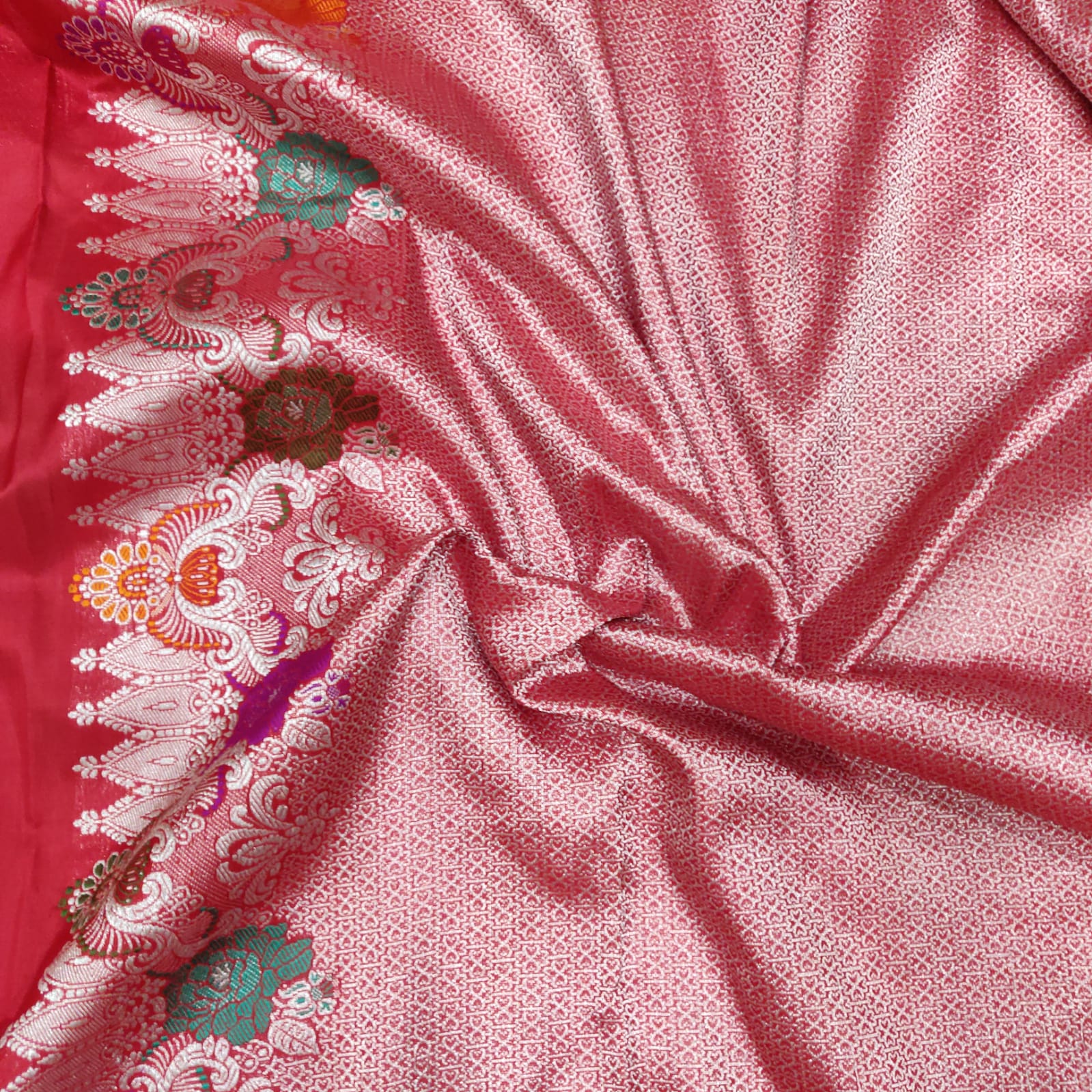 Maniva handwoven kadwa kora saree - Saffronfashionindia