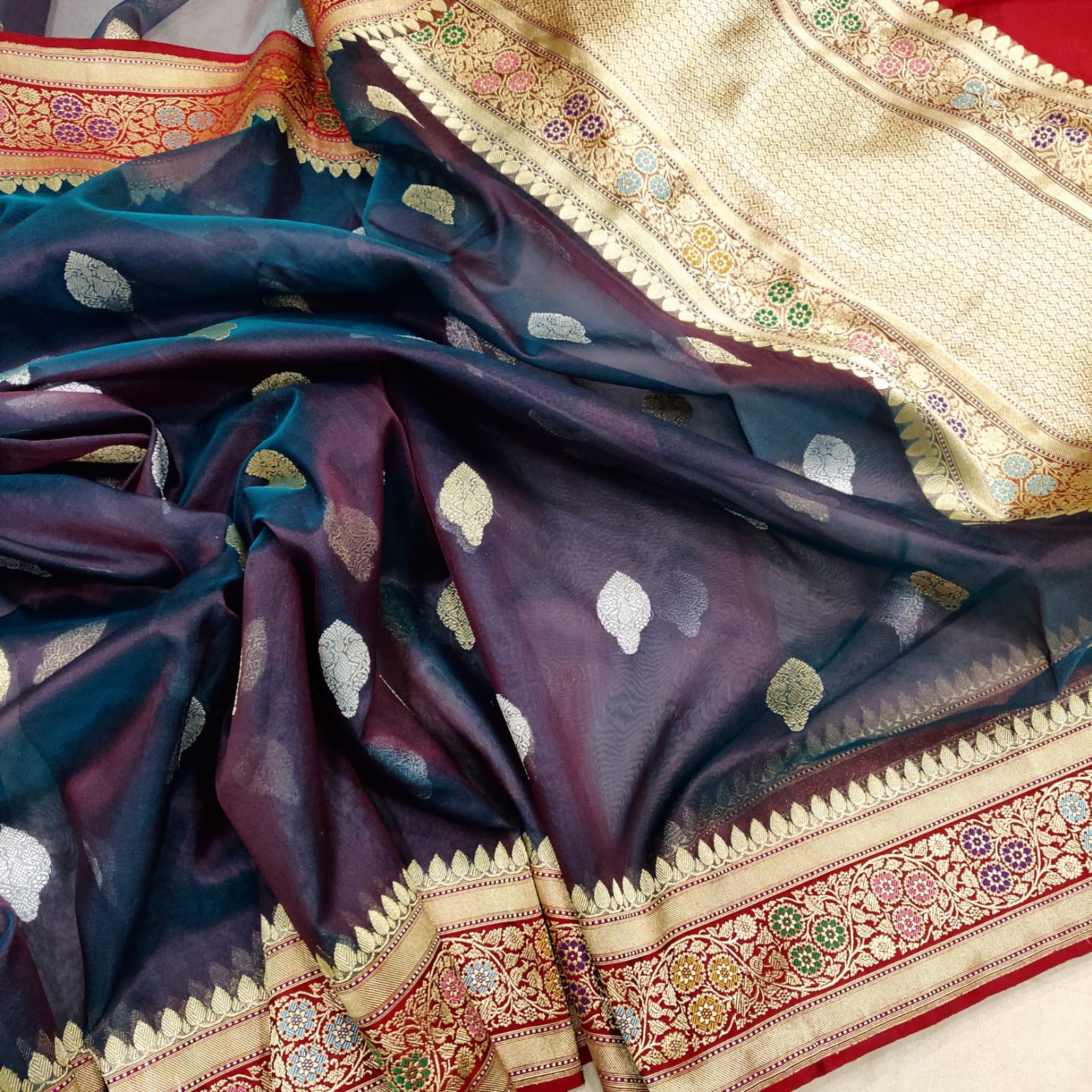 Rani kora handwoven kadwa saree - Saffronfashionindia