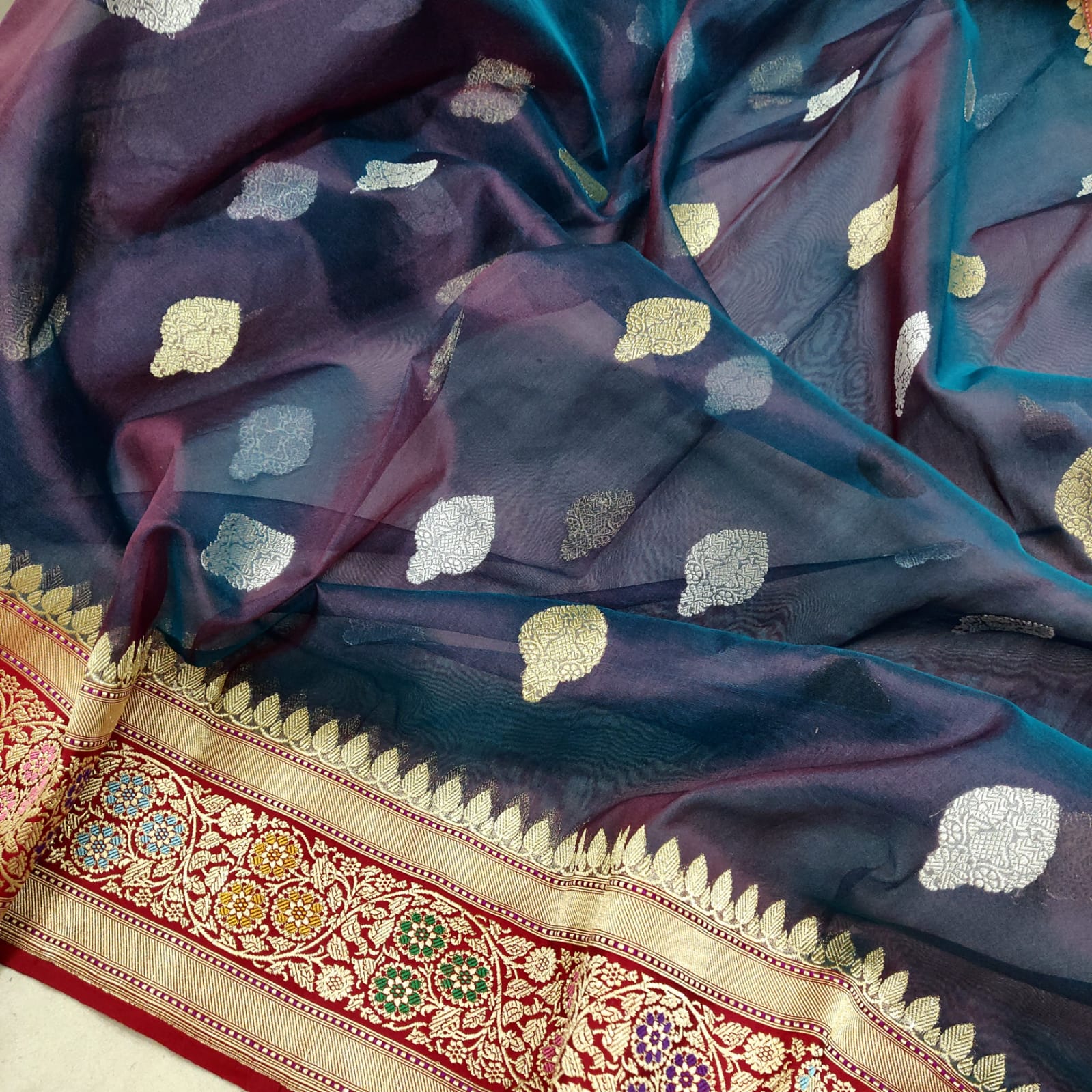 Rani kora handwoven kadwa saree - Saffronfashionindia