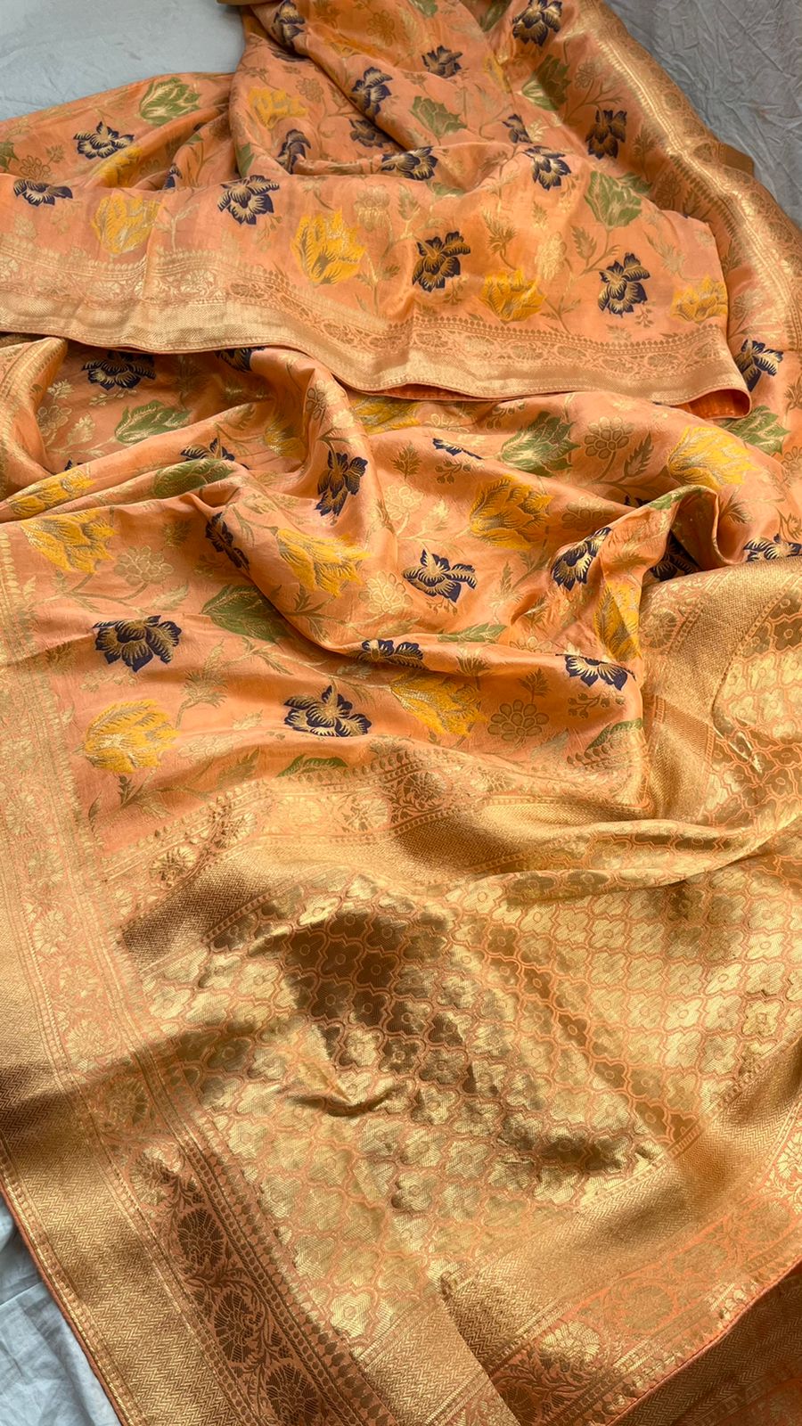 Kanika munga silk saree - Saffronfashionindia