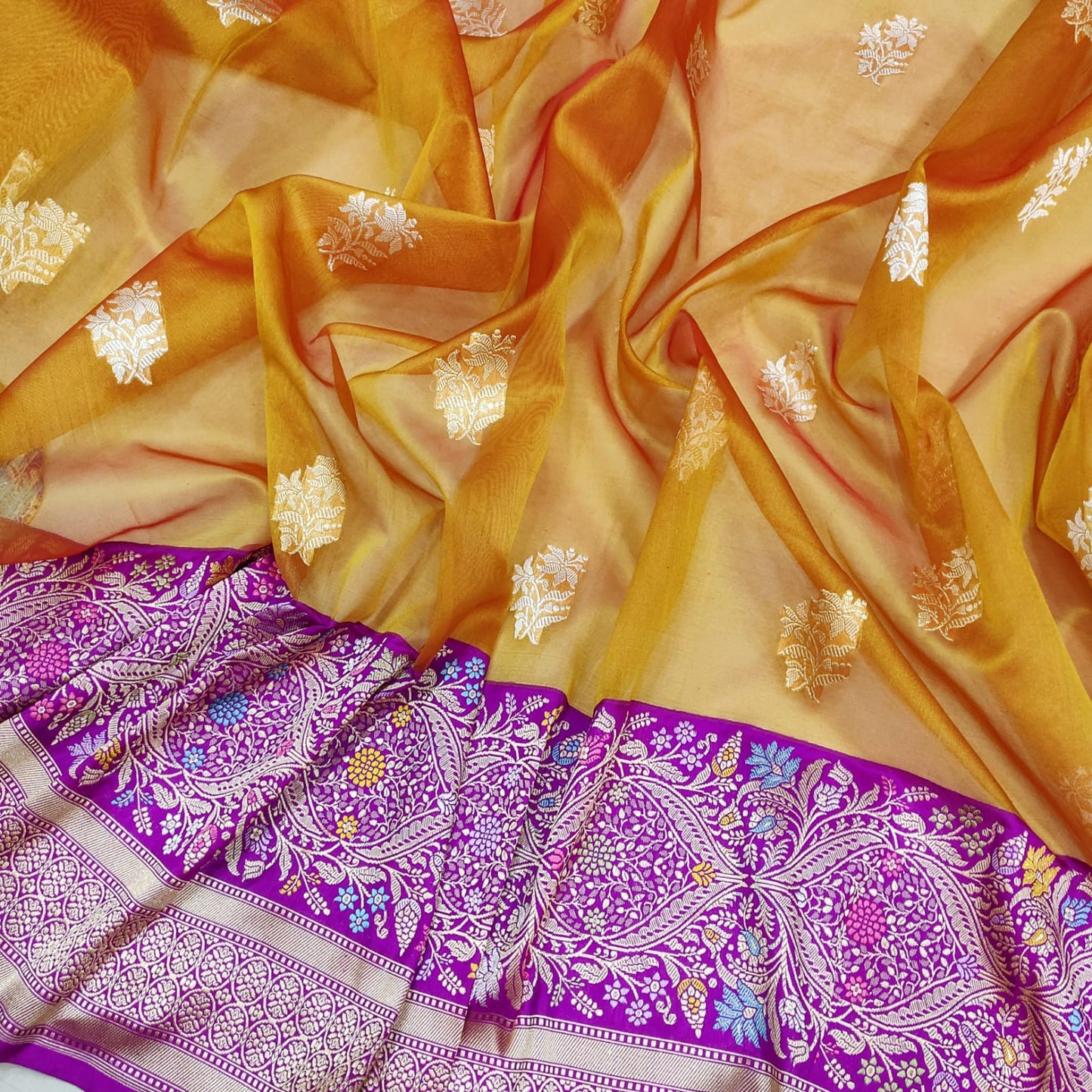 Livas kora kadwa handwoven saree - Saffronfashionindia