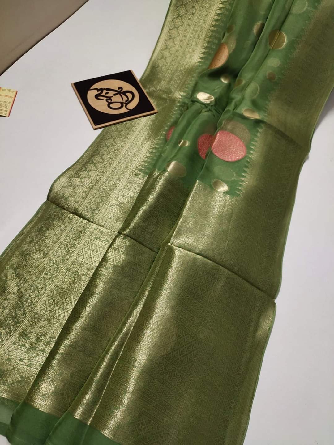 Kruti organza Indian saree - Saffronfashionindia