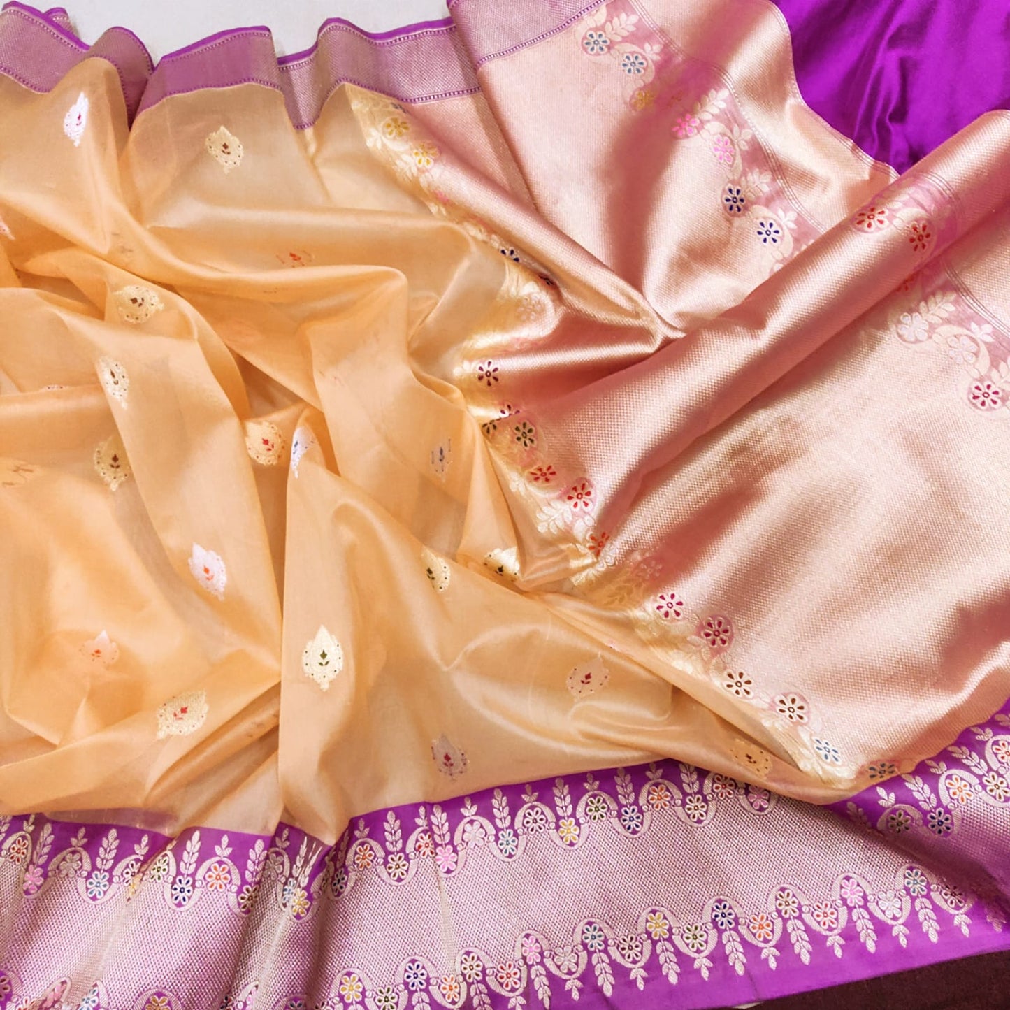 Jansheen kora kadwa Meenakari saree - Saffronfashionindia