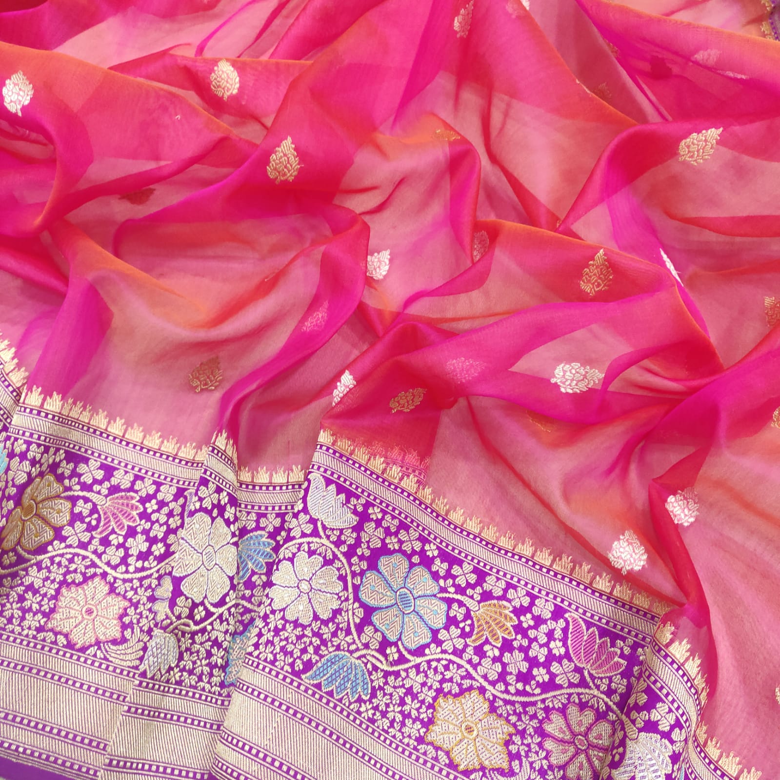 Avehli handwoven Kora kadwa sari  kadwa. - Saffronfashionindia