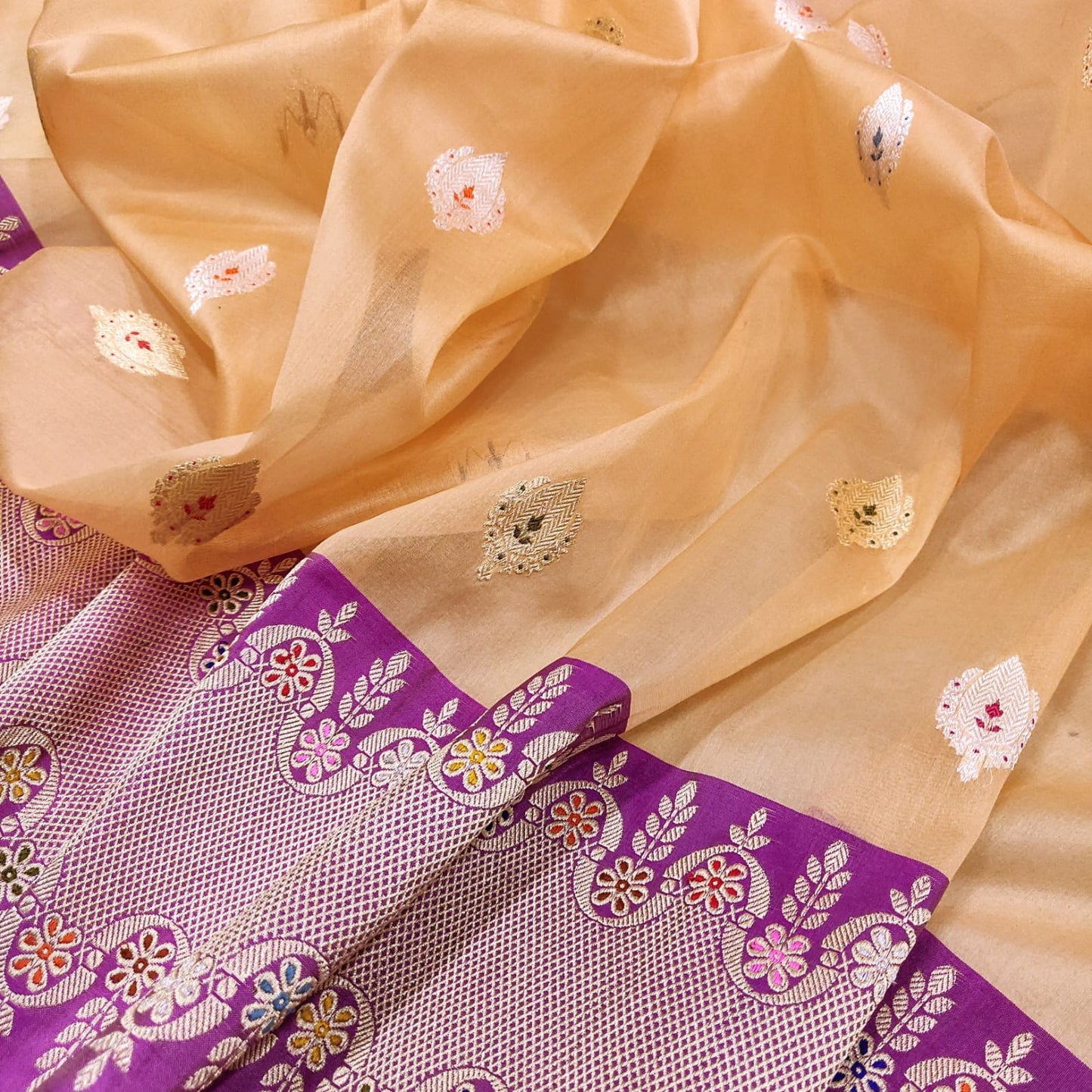 Jansheen kora kadwa Meenakari saree - Saffronfashionindia