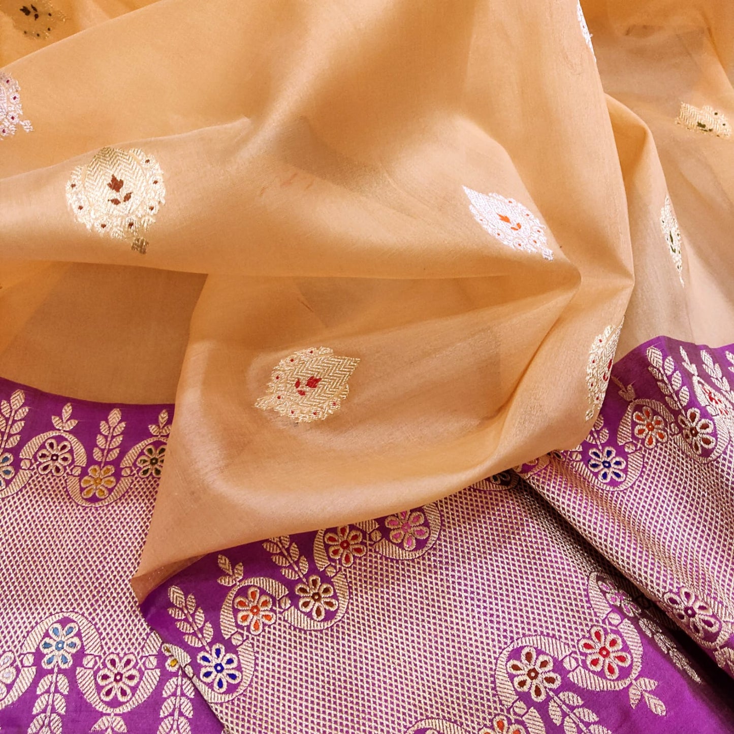 Jansheen kora kadwa Meenakari saree - Saffronfashionindia