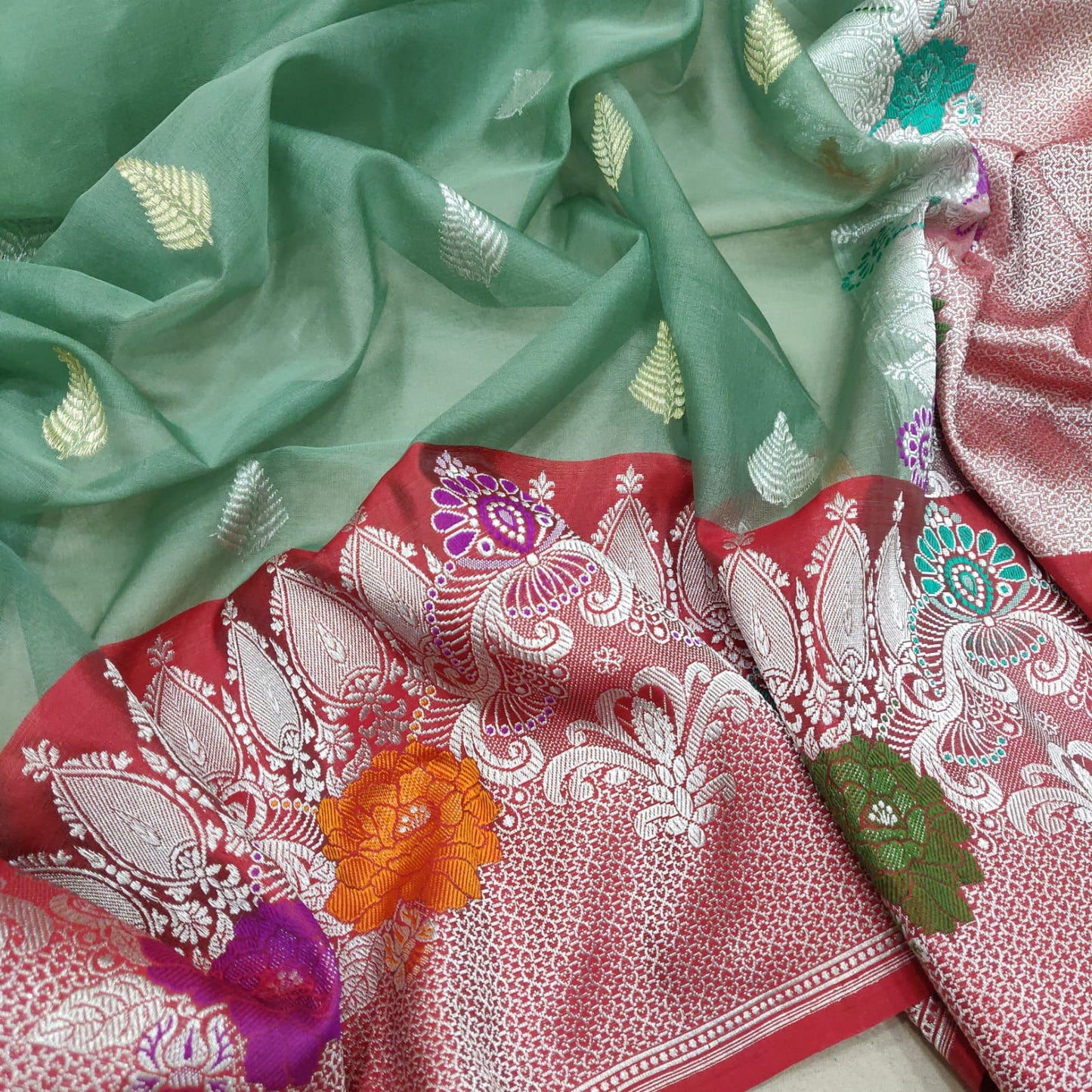 Maniva handwoven kadwa kora saree - Saffronfashionindia