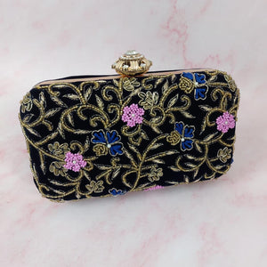 Niveki embroidery clutch