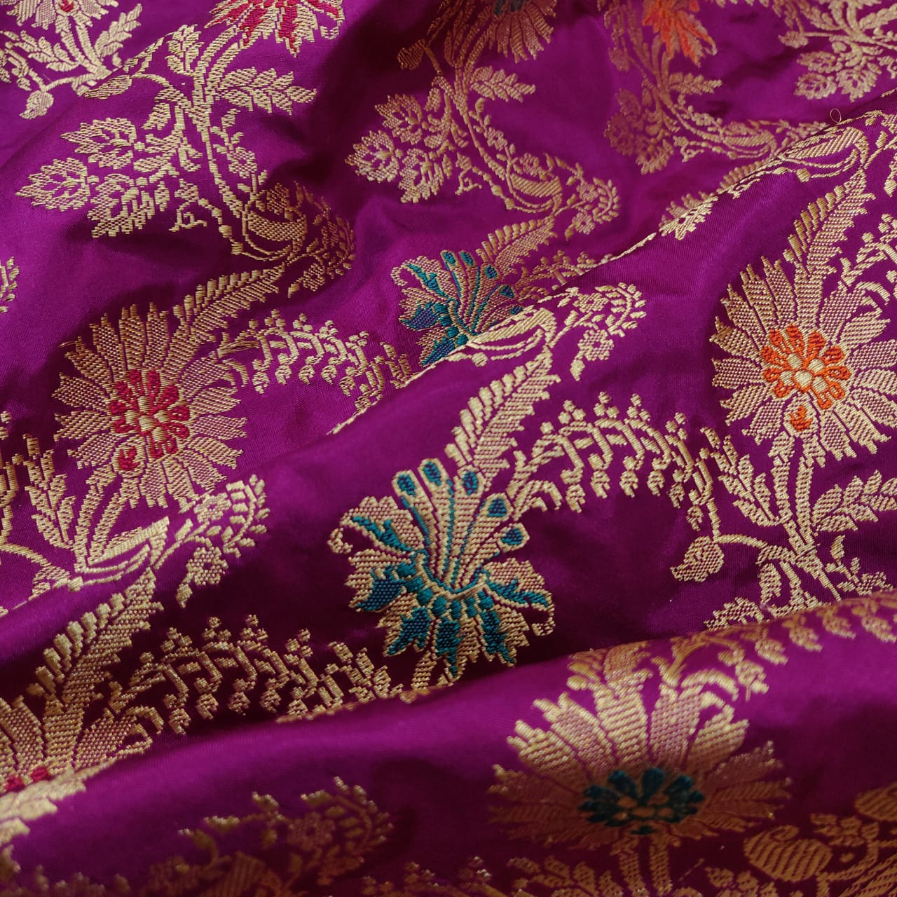 Vinish handwoven kadwa zari saree - Saffronfashionindia