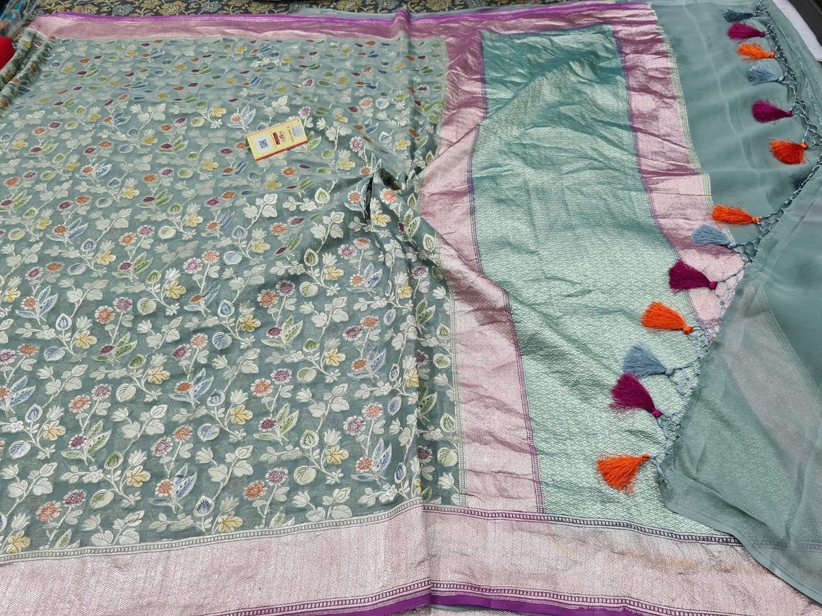 Luvina Banarsi saree - Saffronfashionindia