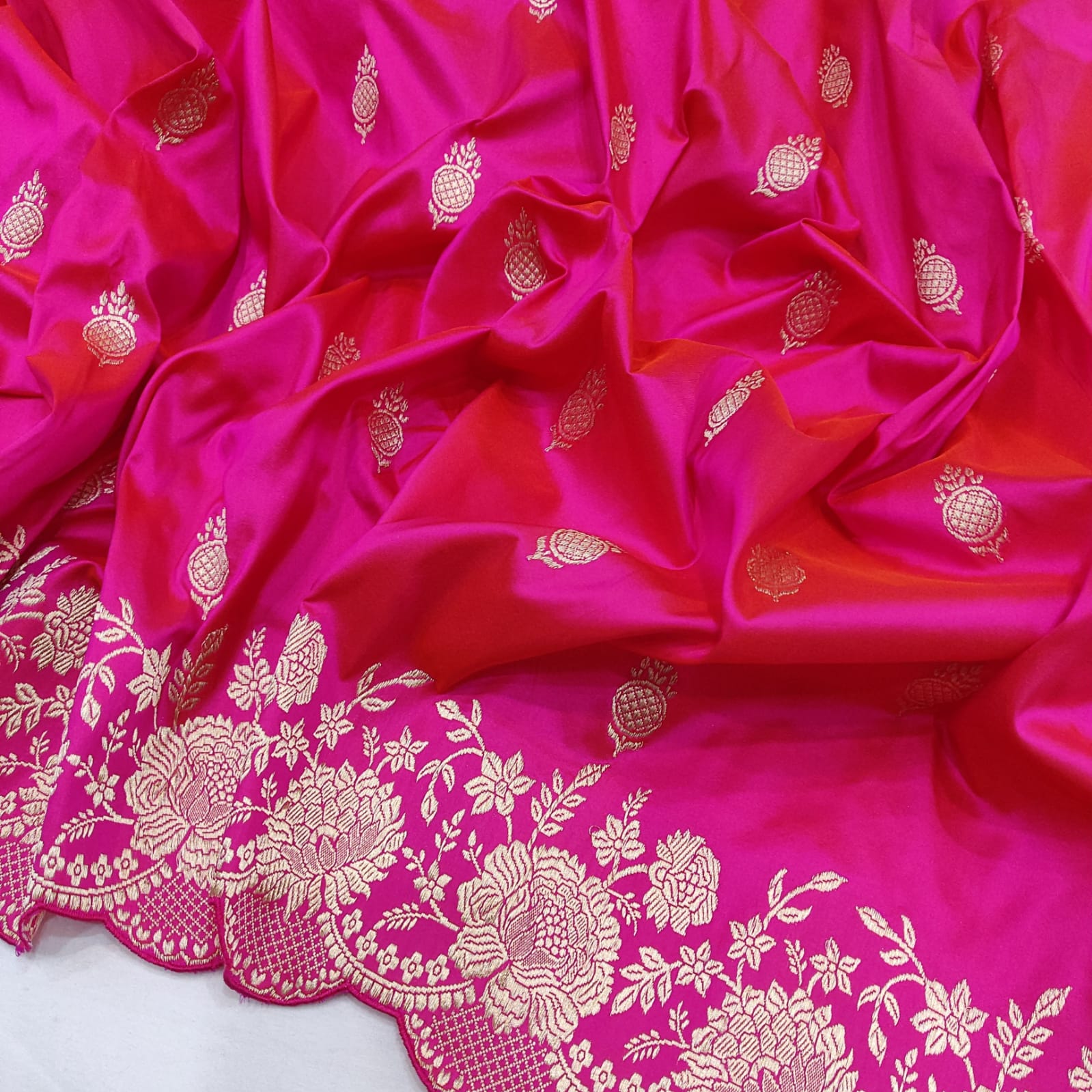 Pinasha Katan handwoven kadwa saree - Saffronfashionindia