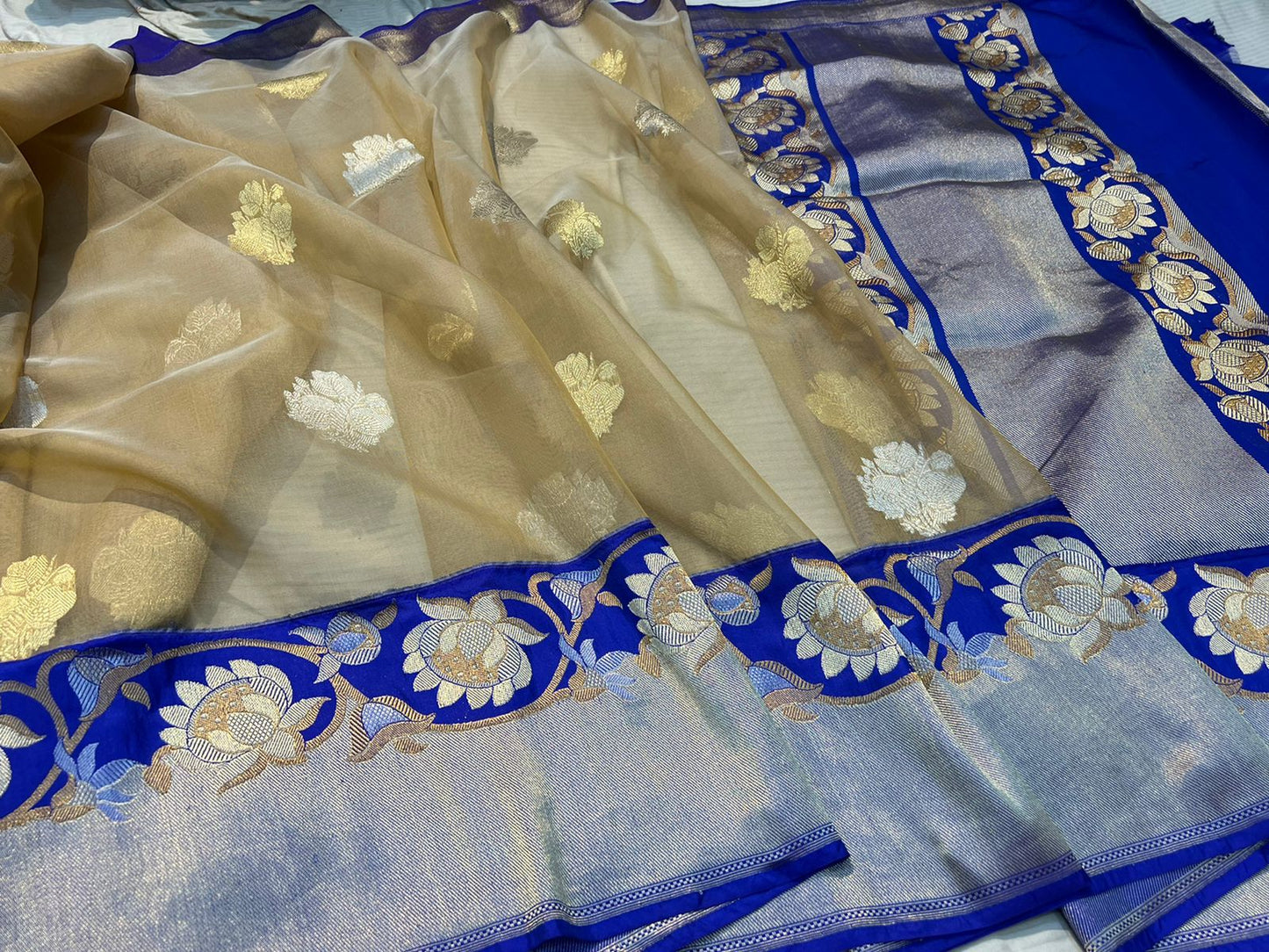 Ranish kora saree - Saffronfashionindia