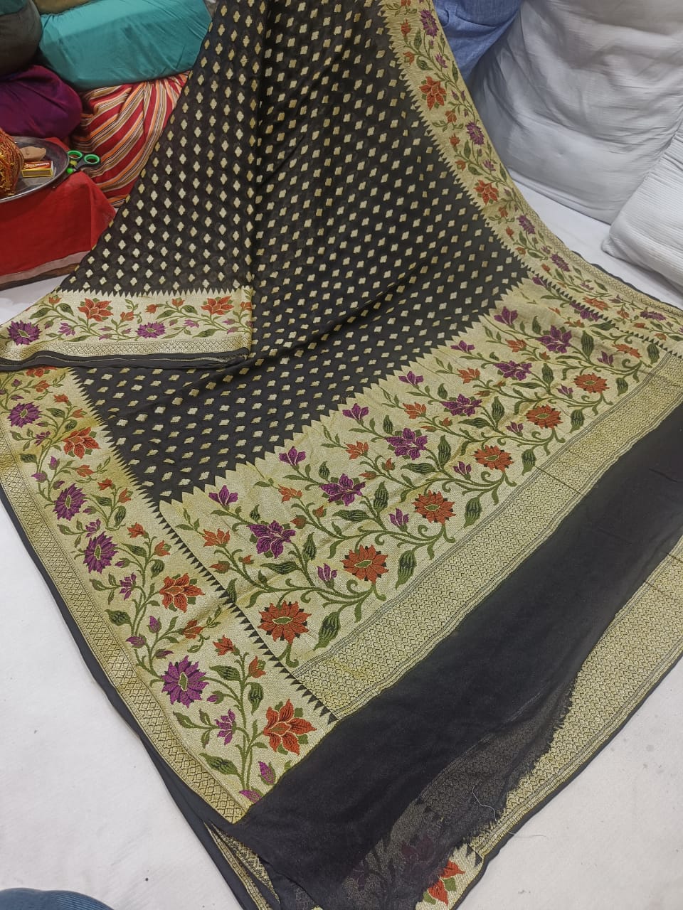 Kivasha banarsi tilfi Meenakari saree - Saffronfashionindia