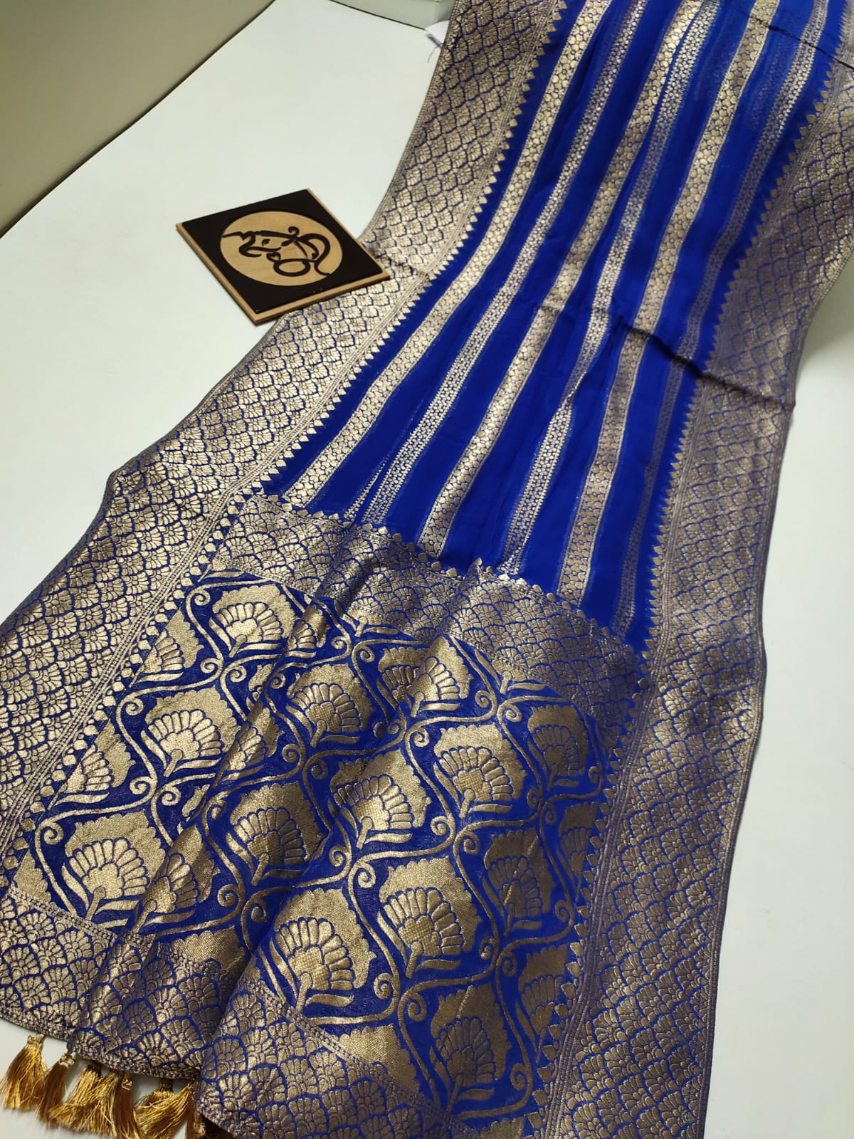 Penisha khaddi gorgette saree - Saffronfashionindia