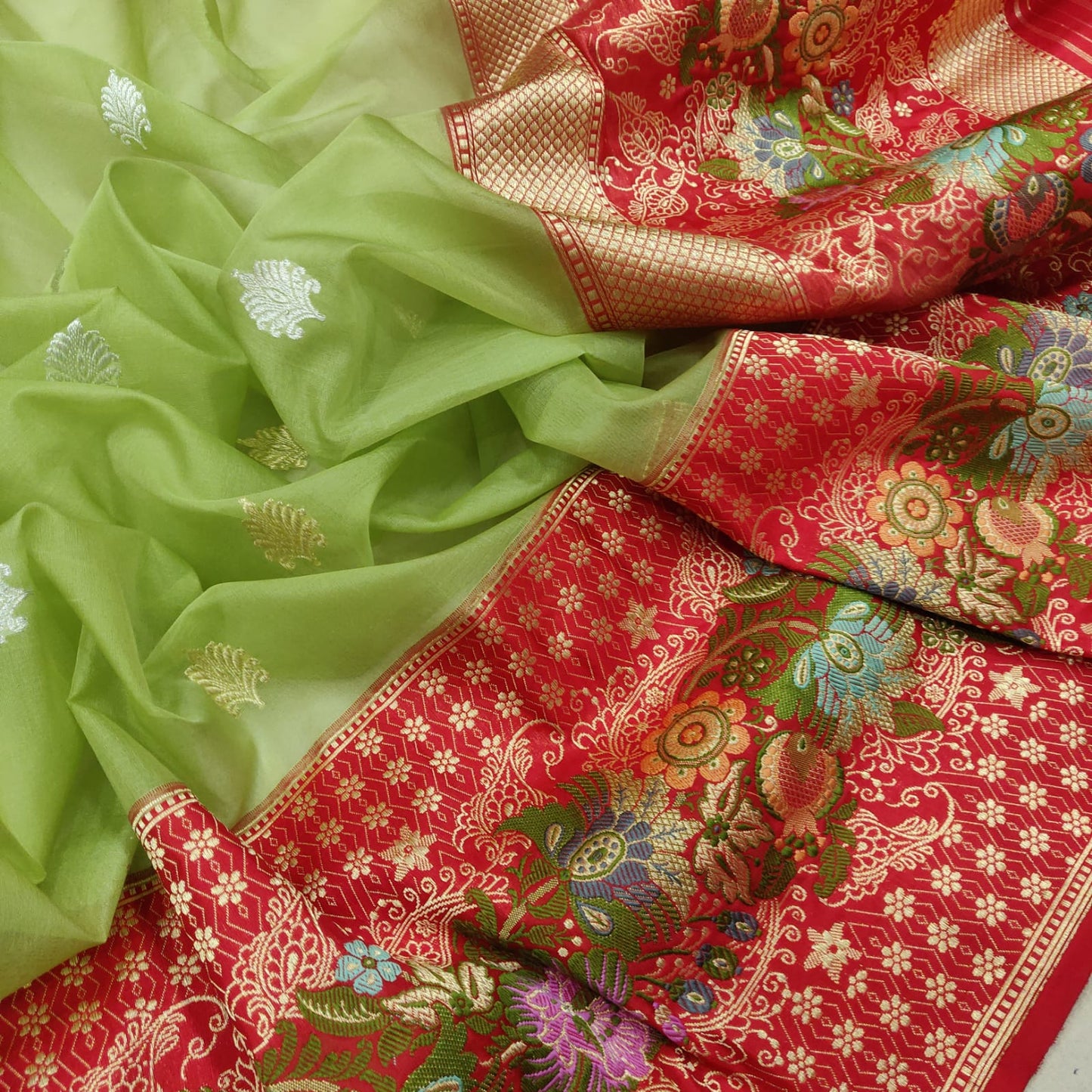 Nilima handwoven kadwa kora saree - Saffronfashionindia