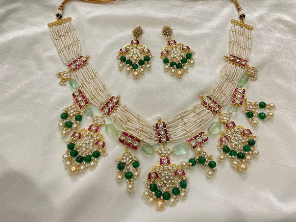 Pearlo necklace set