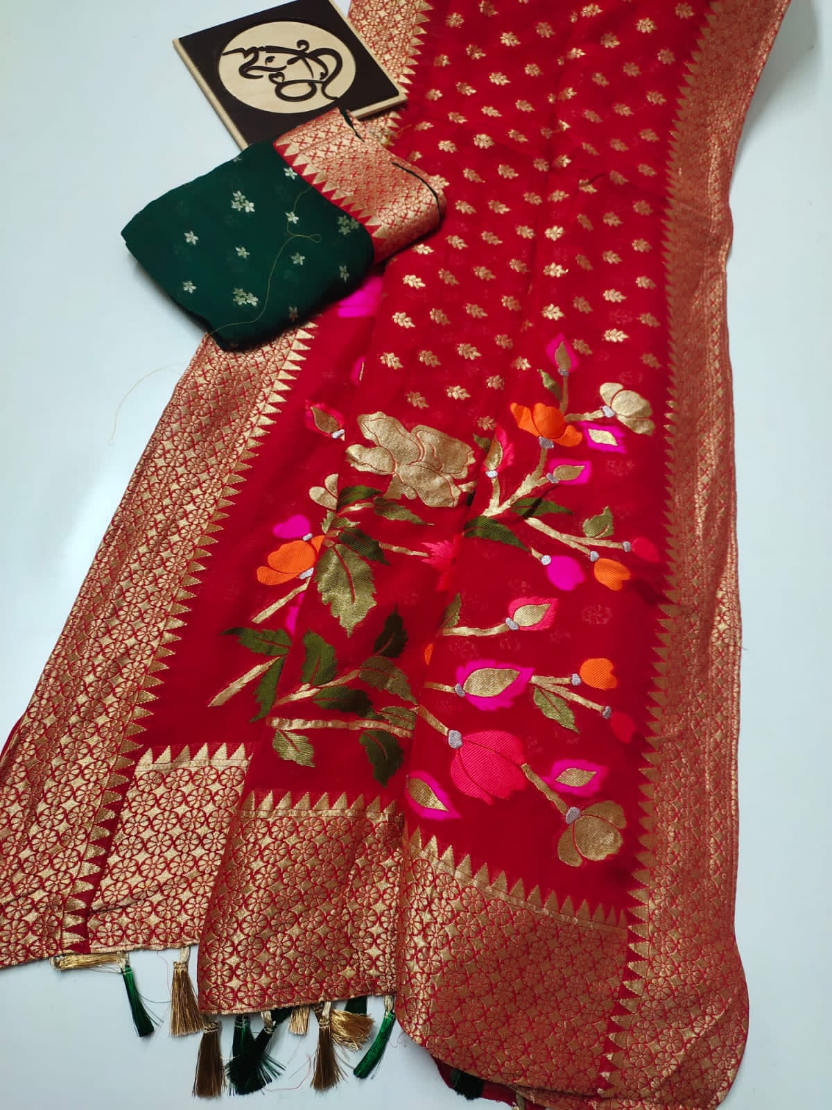 Gumnaami Meenakari gorgette saree - Saffronfashionindia