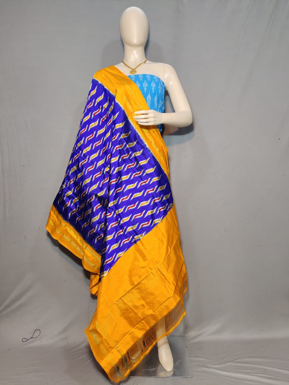 Weaved ikkath dupatta/silk dupatta - Saffronfashionindia