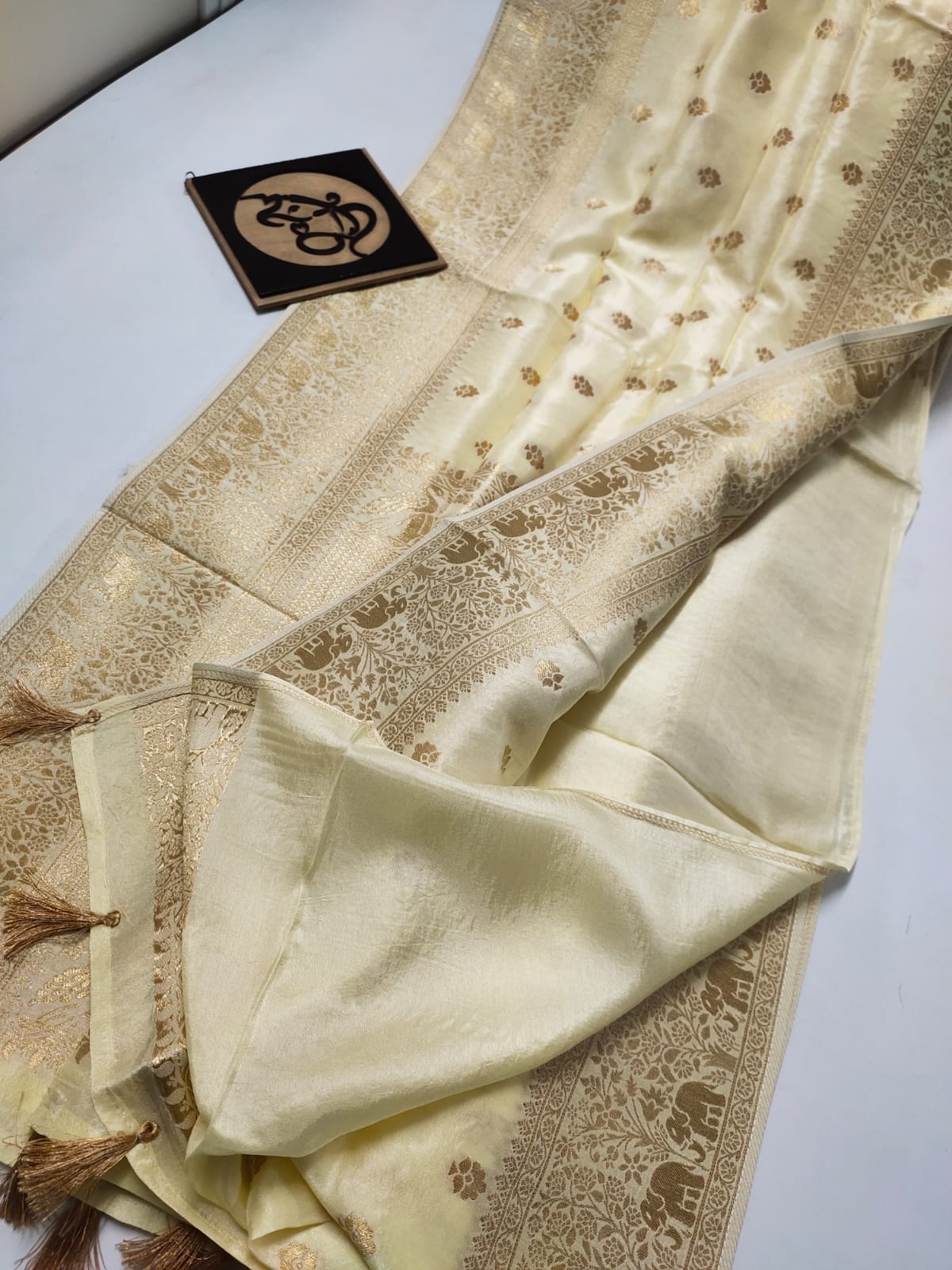 Gauri banarsi moonga saree - Saffronfashionindia