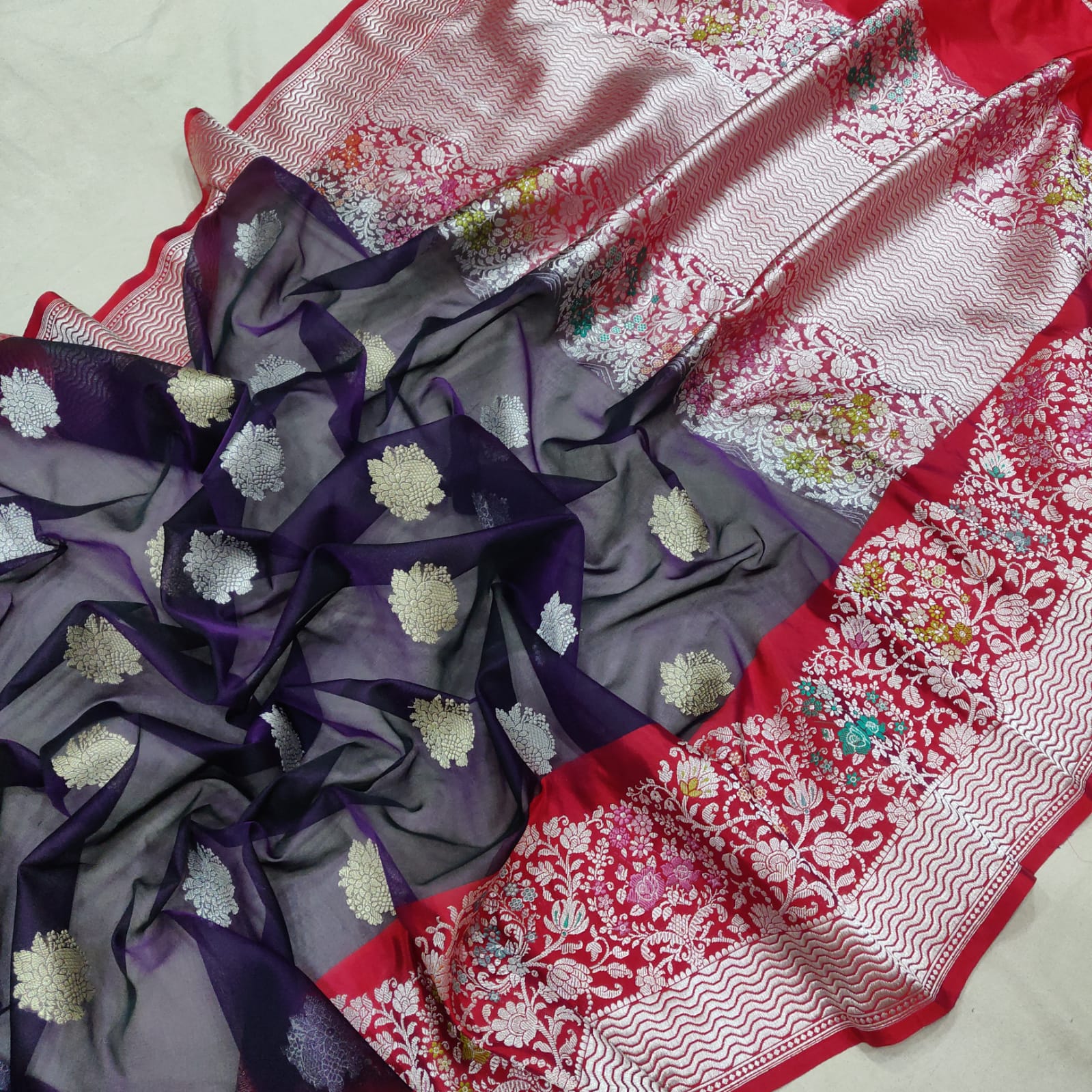 Shantana handwoven kadwa saree - Saffronfashionindia