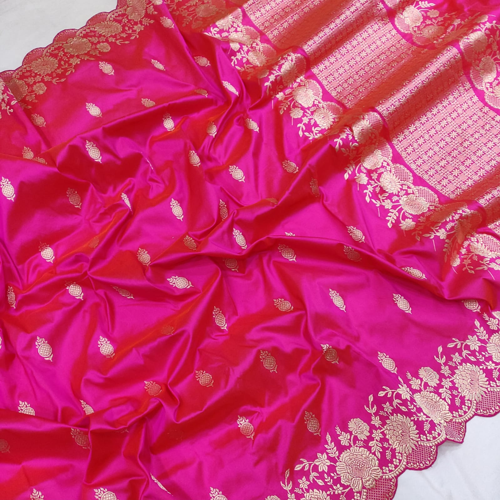 Pinasha Katan handwoven kadwa saree - Saffronfashionindia