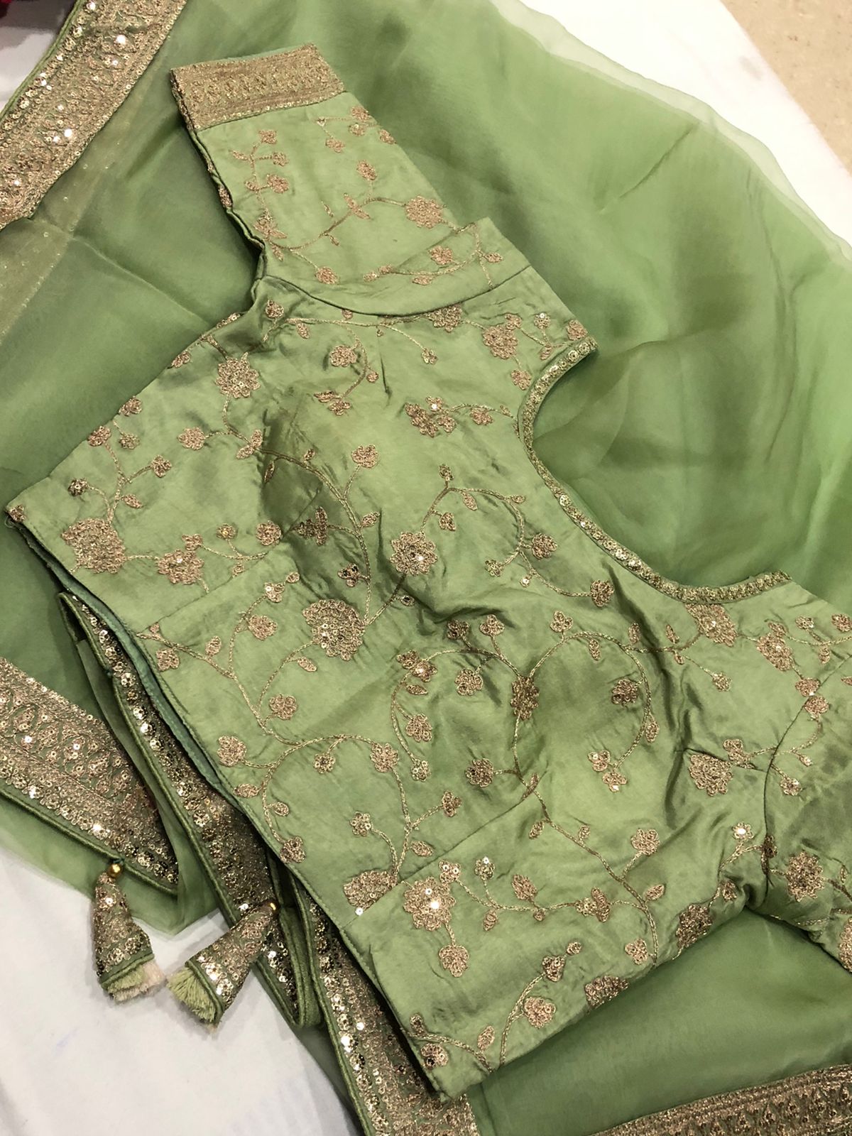 Yanshi organza saree - Saffronfashionindia