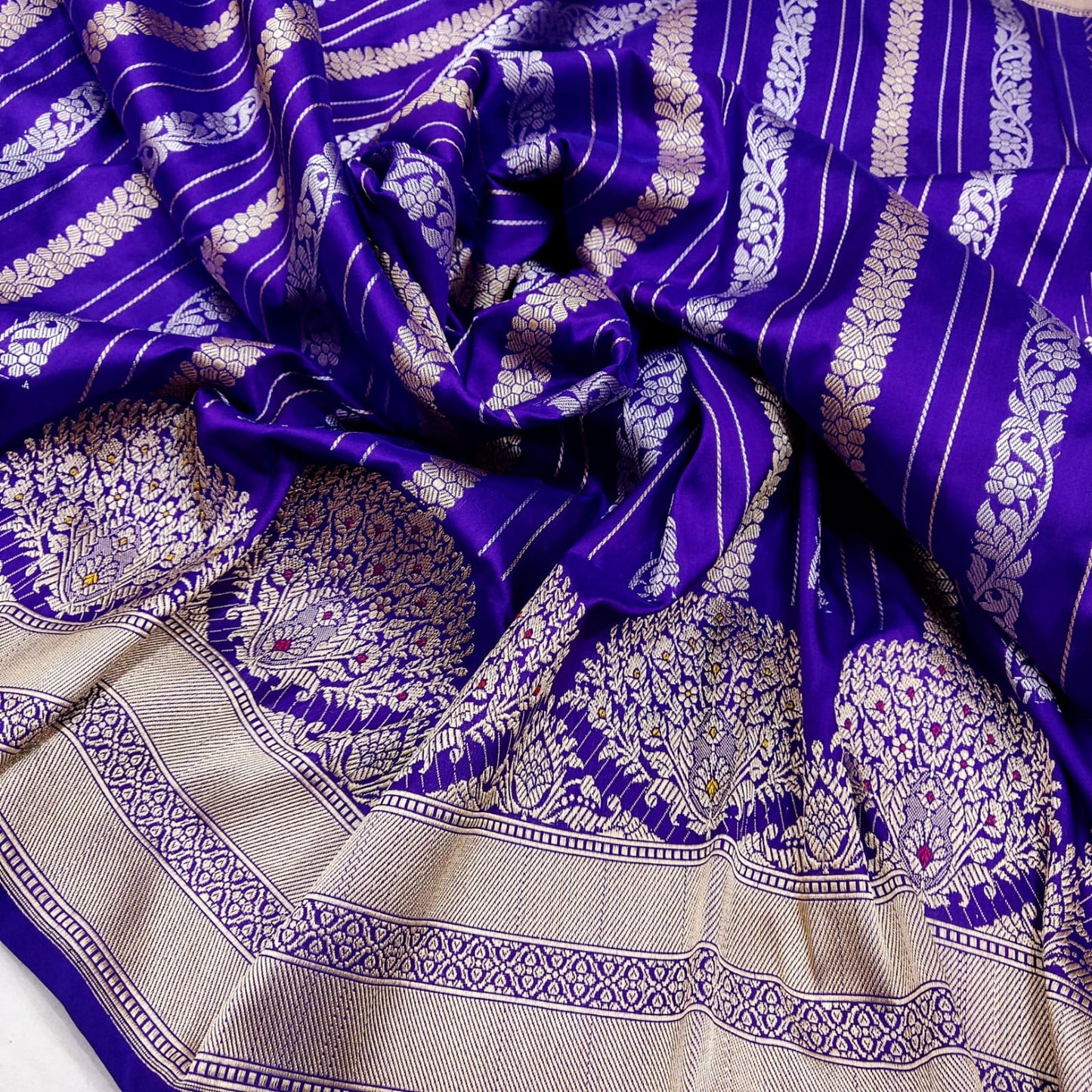 Gehnav Katan handwoven zari saree - Saffronfashionindia