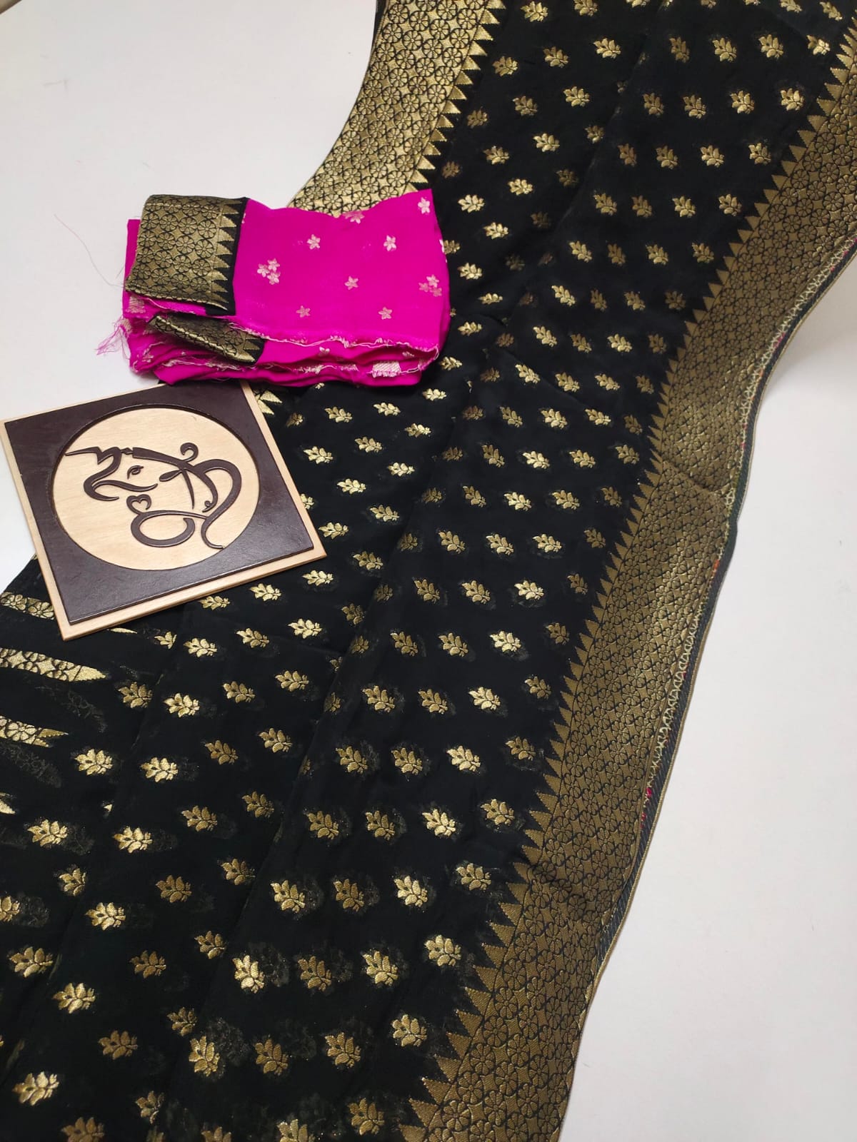 Gumnaami Meenakari gorgette saree - Saffronfashionindia