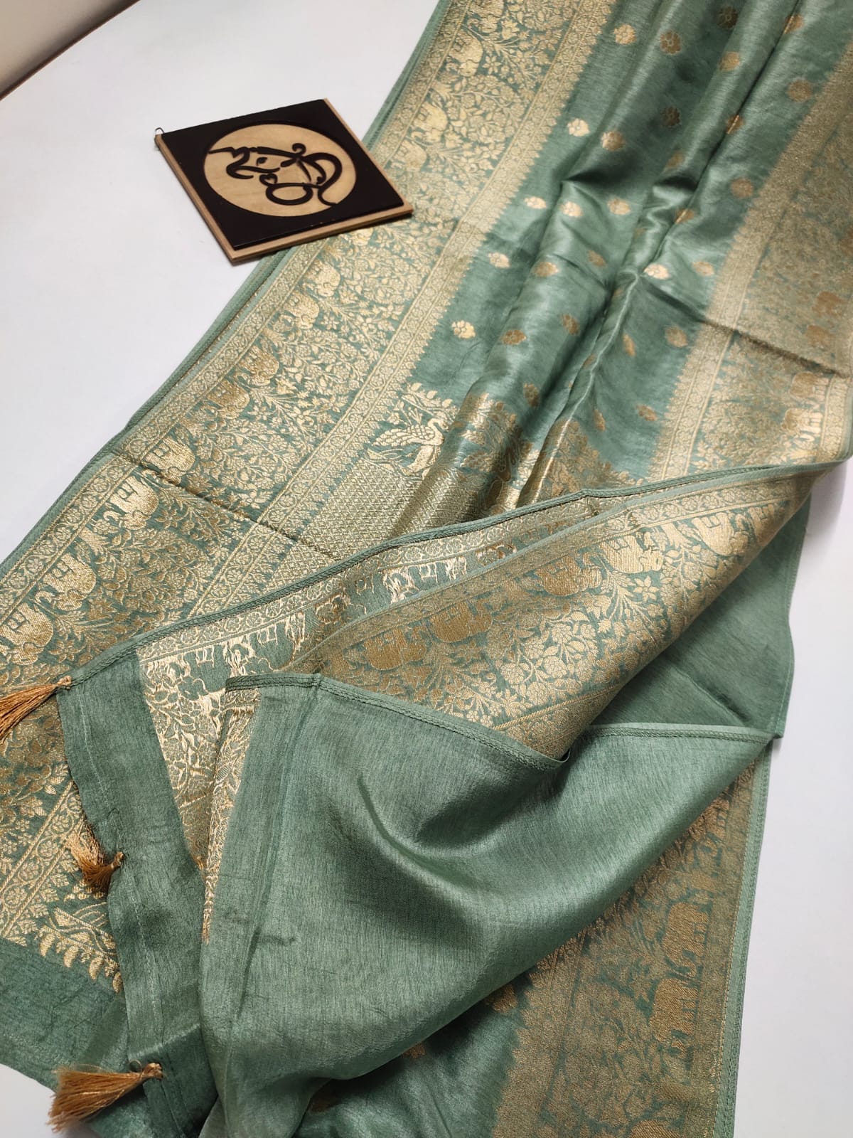 Gauri banarsi moonga saree - Saffronfashionindia