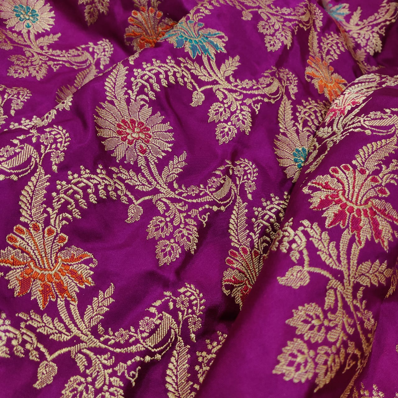 Vinish handwoven kadwa zari saree - Saffronfashionindia