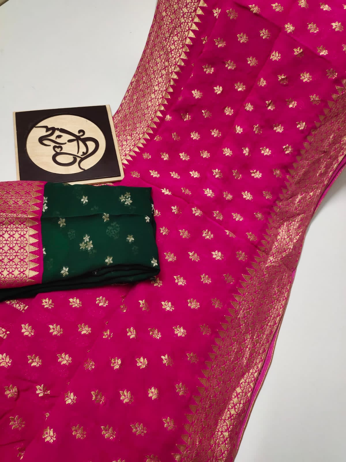 Gumnaami Meenakari gorgette saree - Saffronfashionindia