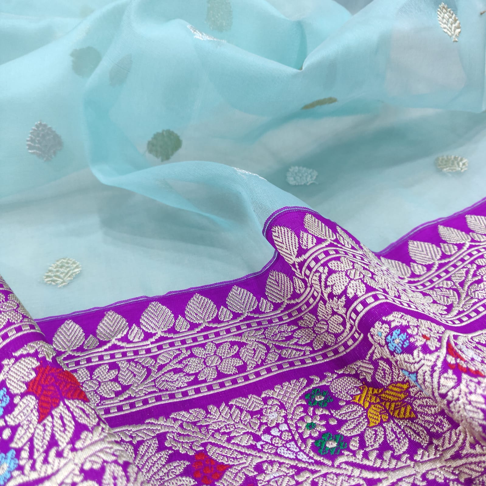 Janisha kora handwoven saree - Saffronfashionindia