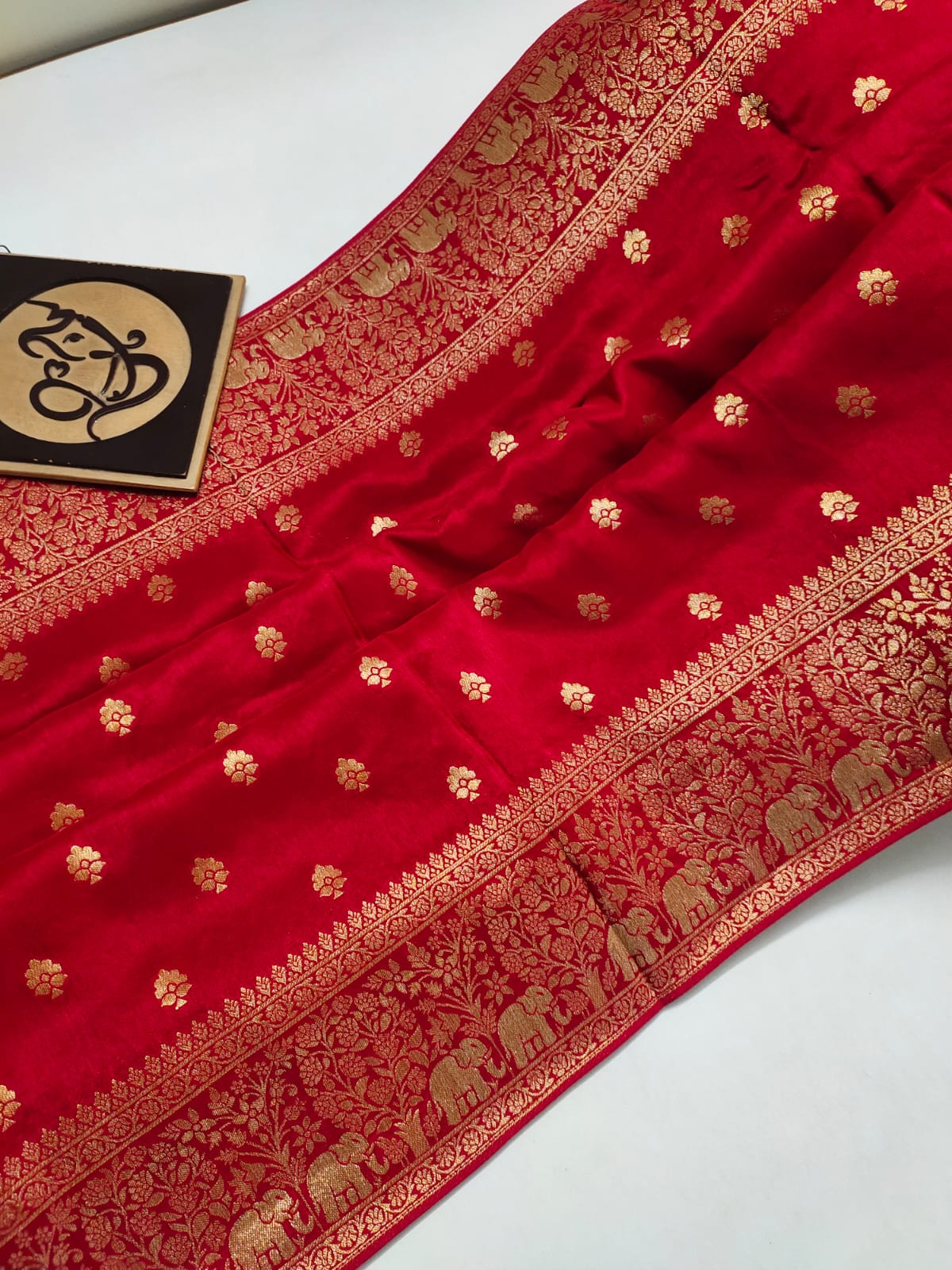 Gauri banarsi moonga saree - Saffronfashionindia