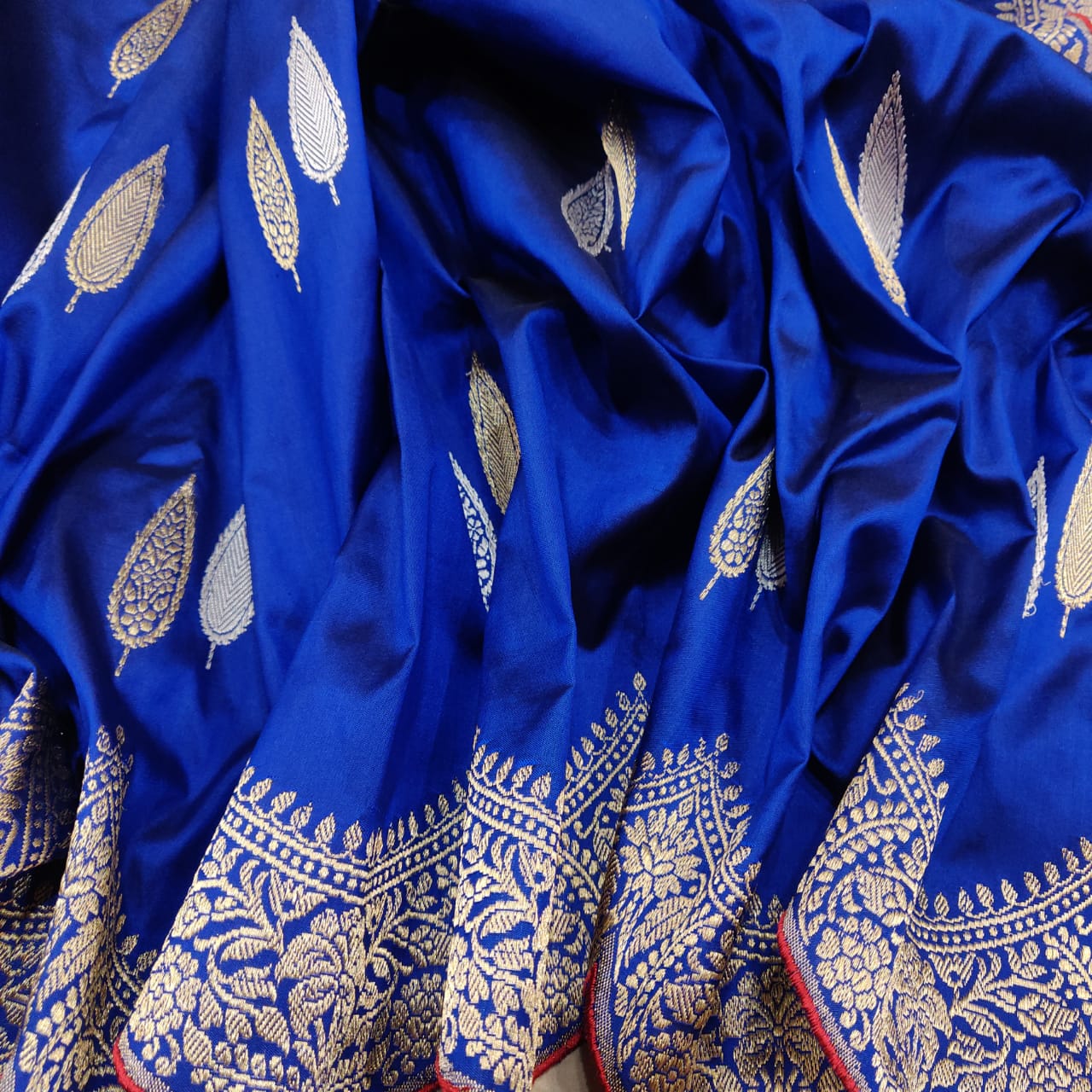 Stinika handwoven kadwa saree - Saffronfashionindia