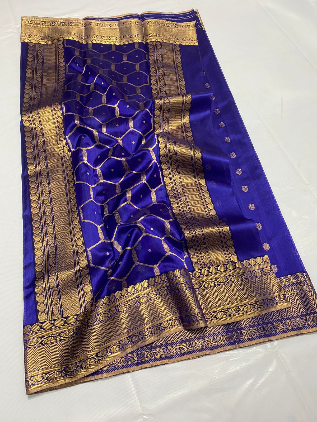 Gloria gorgette chiffon saree - Saffronfashionindia