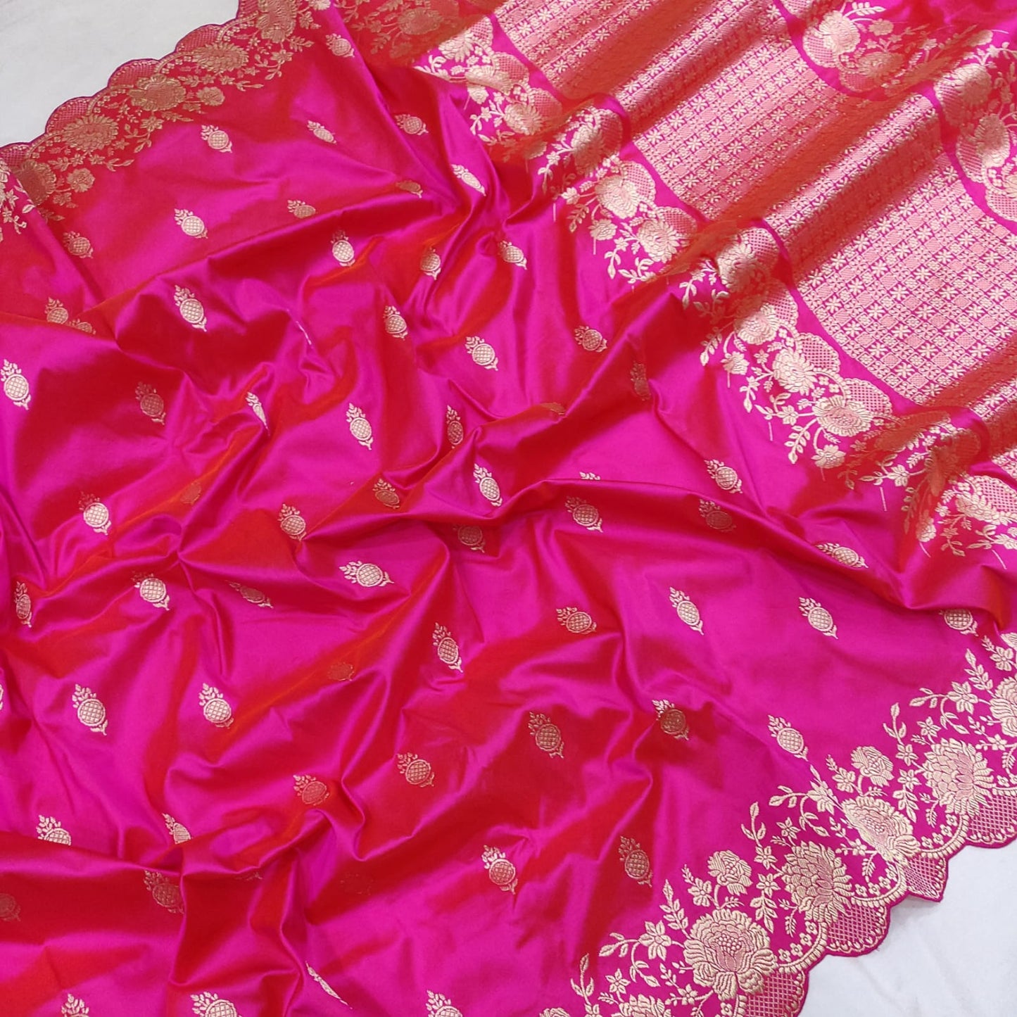 Pinasha Katan handwoven kadwa saree - Saffronfashionindia