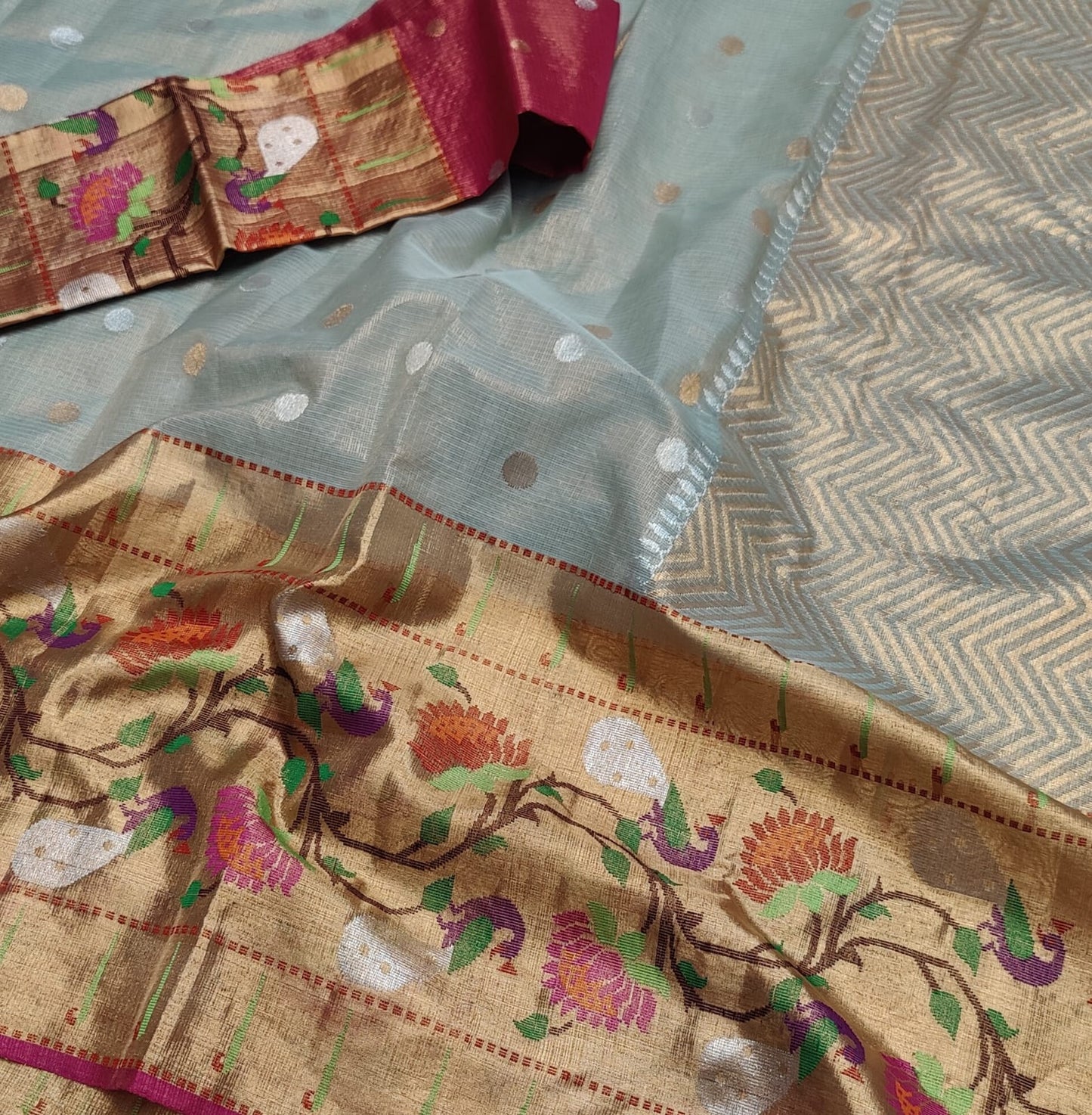 Yamini tissue zari saree - Saffronfashionindia