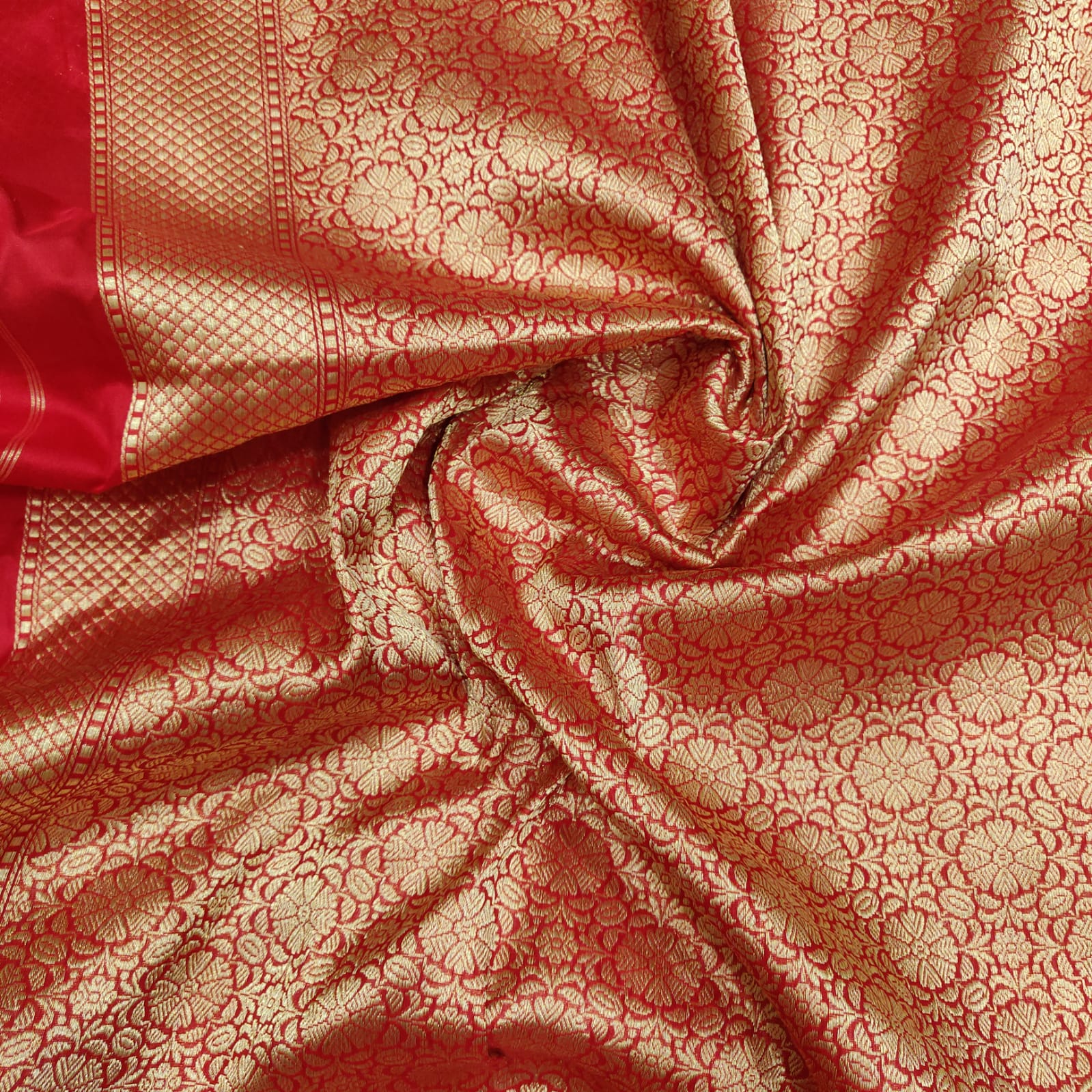 Nilima handwoven kadwa kora saree - Saffronfashionindia